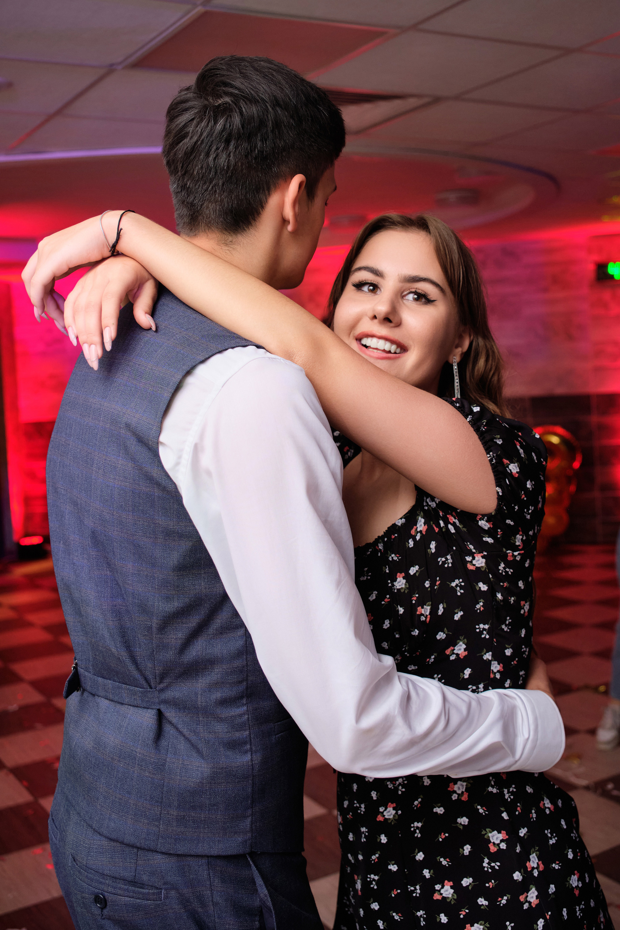 Выпускной 25 гимназии г. Минска. Репортажный фотограф Дмитрий Литвинский. Минск, Беларусь, мир