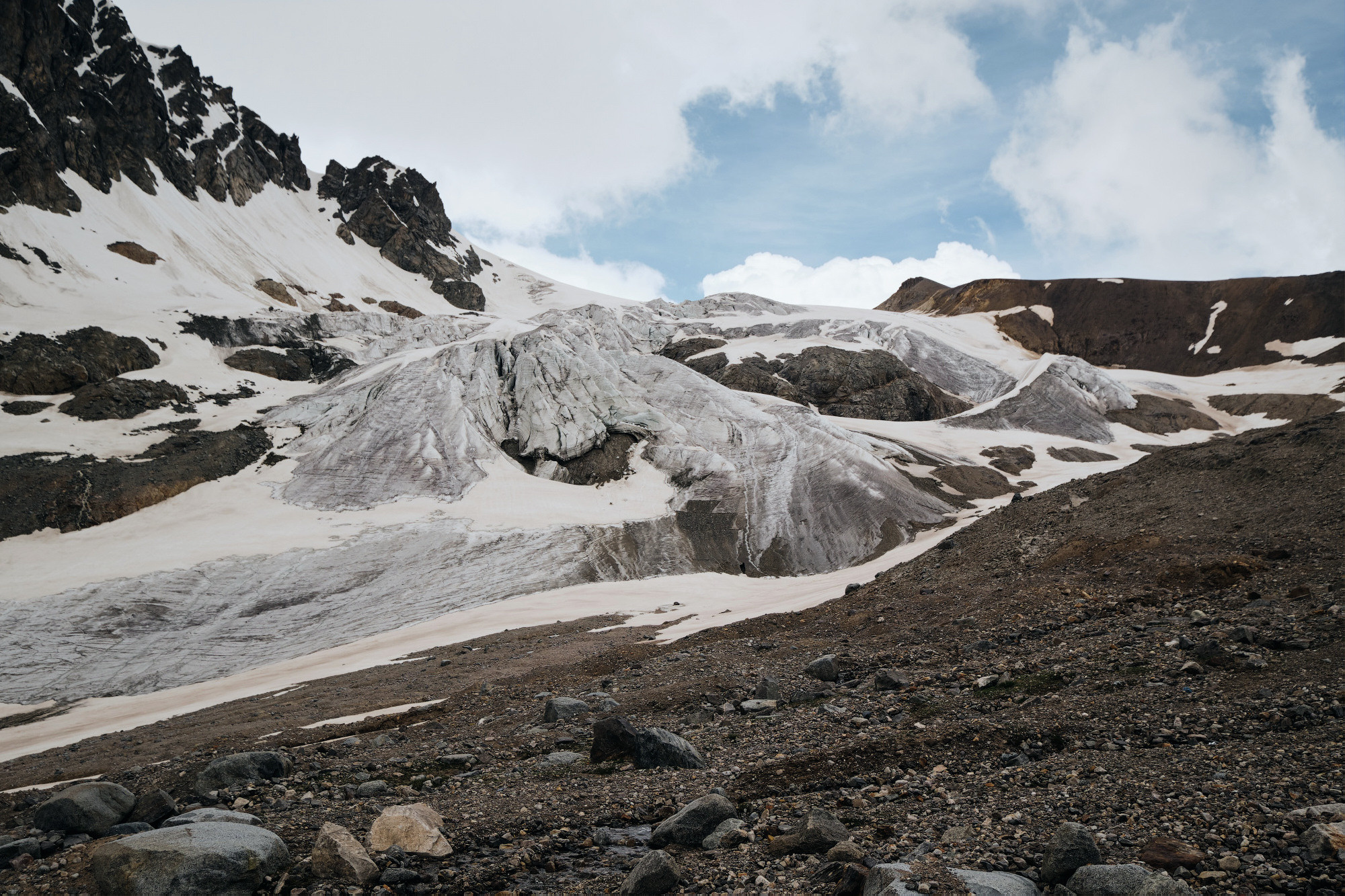 Эльбрус с востока. Июнь 2019 года. Репортажный фотограф Дмитрий Литвинский. Минск, Беларусь, мир