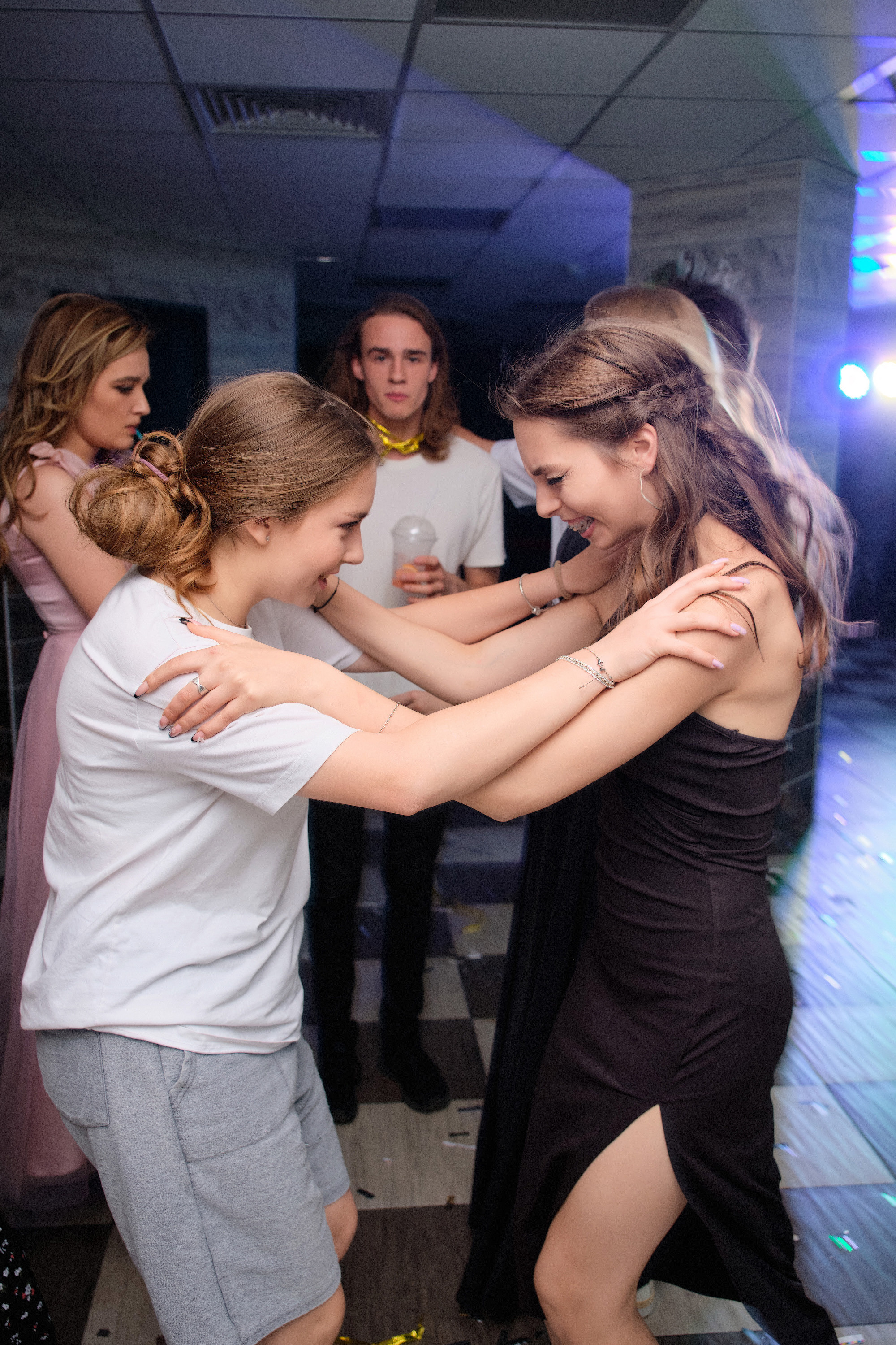 Выпускной 25 гимназии г. Минска. Репортажный фотограф Дмитрий Литвинский. Минск, Беларусь, мир