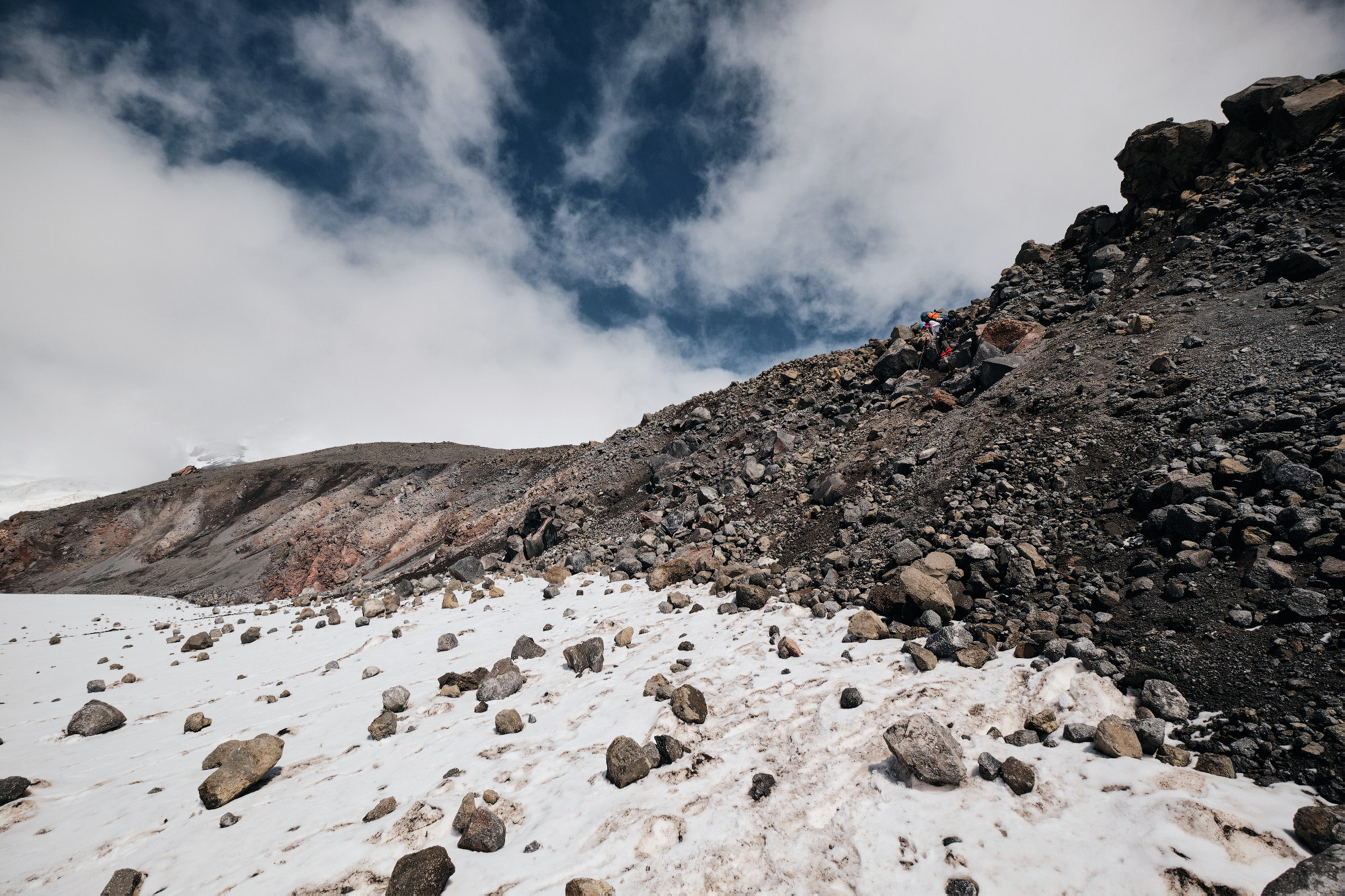 Эльбрус с востока. Июнь 2019 года. Репортажный фотограф Дмитрий Литвинский. Минск, Беларусь, мир