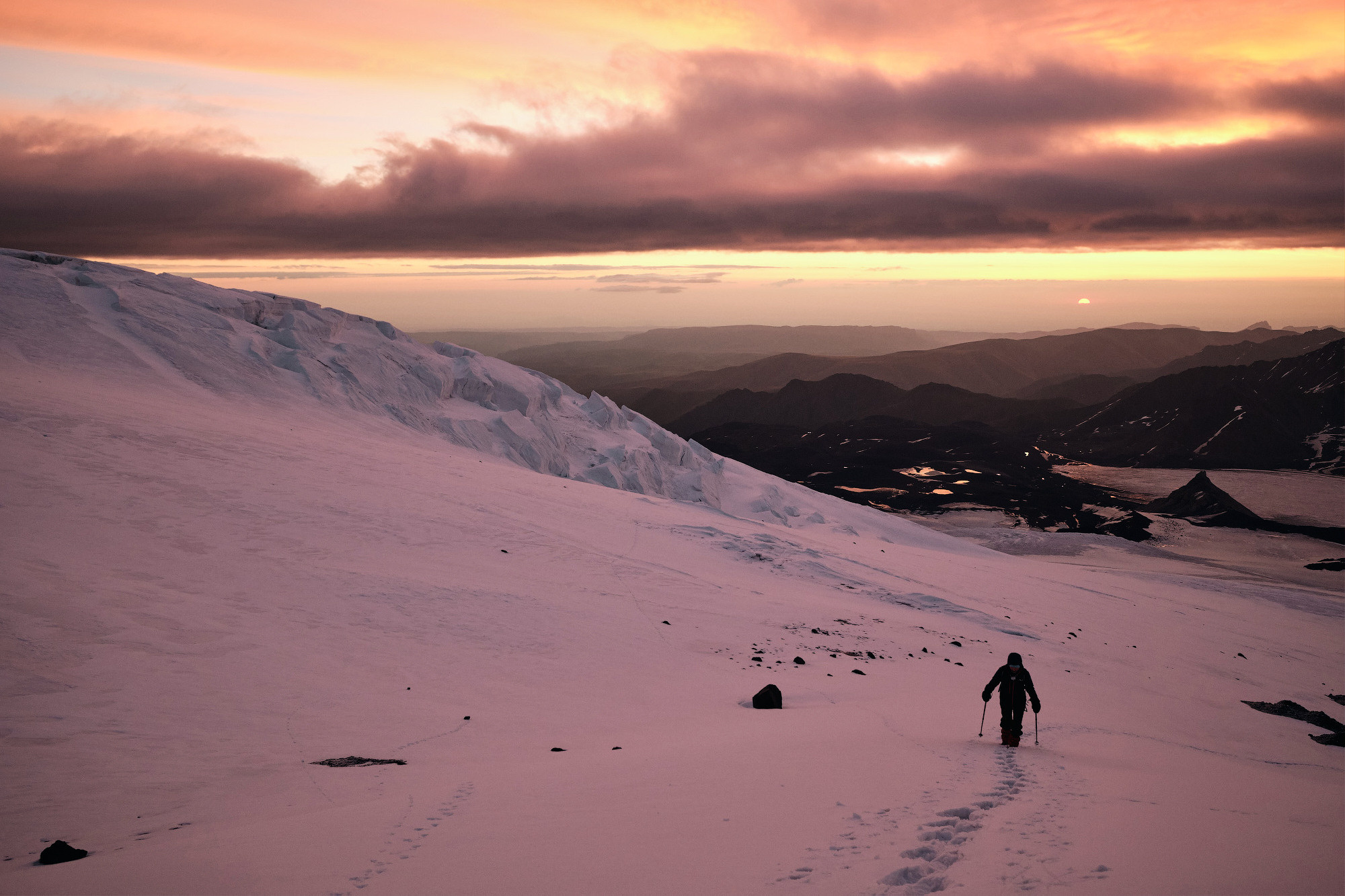 Эльбрус с востока. Июнь 2019 года. Репортажный фотограф Дмитрий Литвинский. Минск, Беларусь, мир