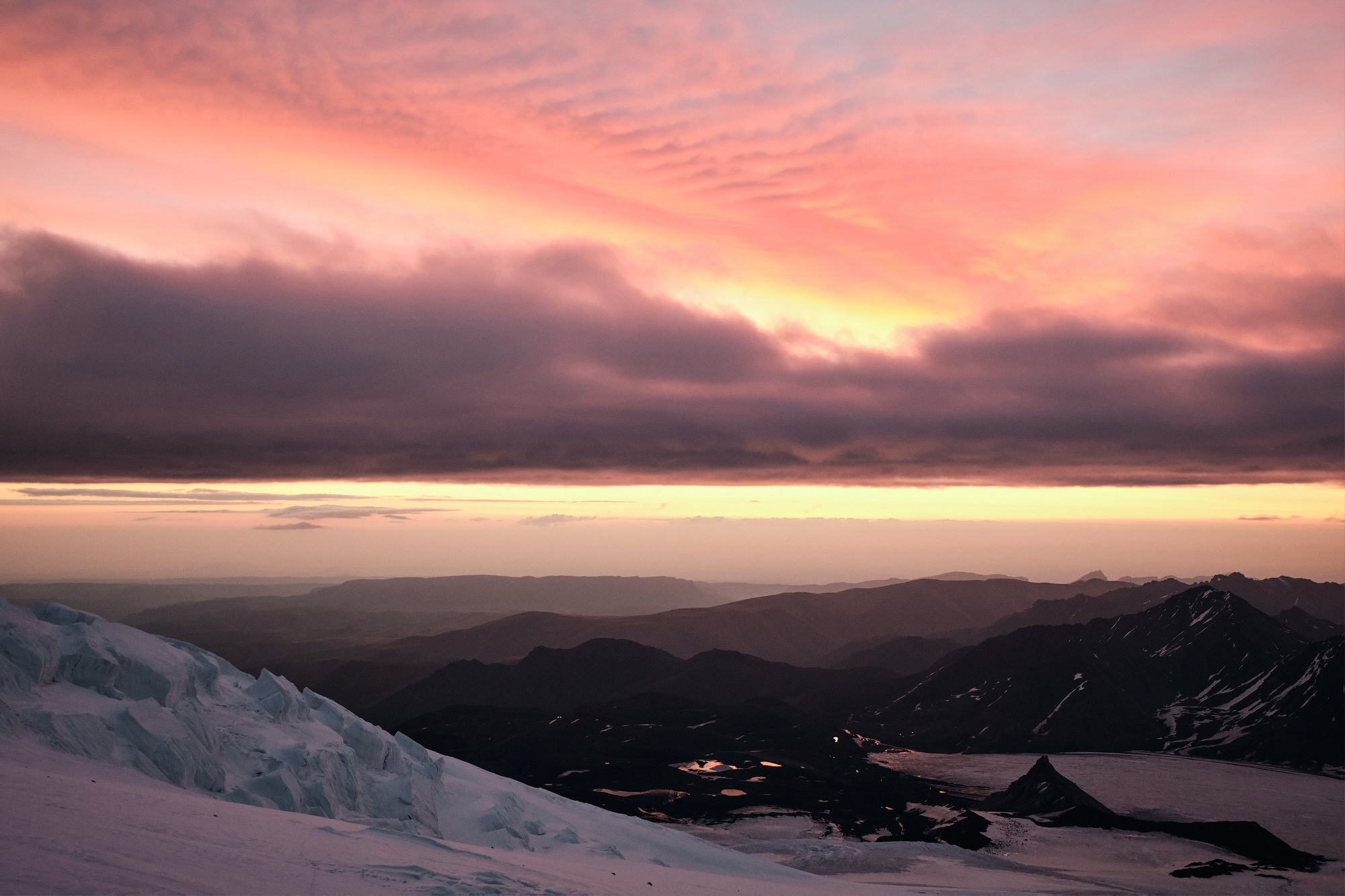 Эльбрус с востока. Июнь 2019 года. Репортажный фотограф Дмитрий Литвинский. Минск, Беларусь, мир
