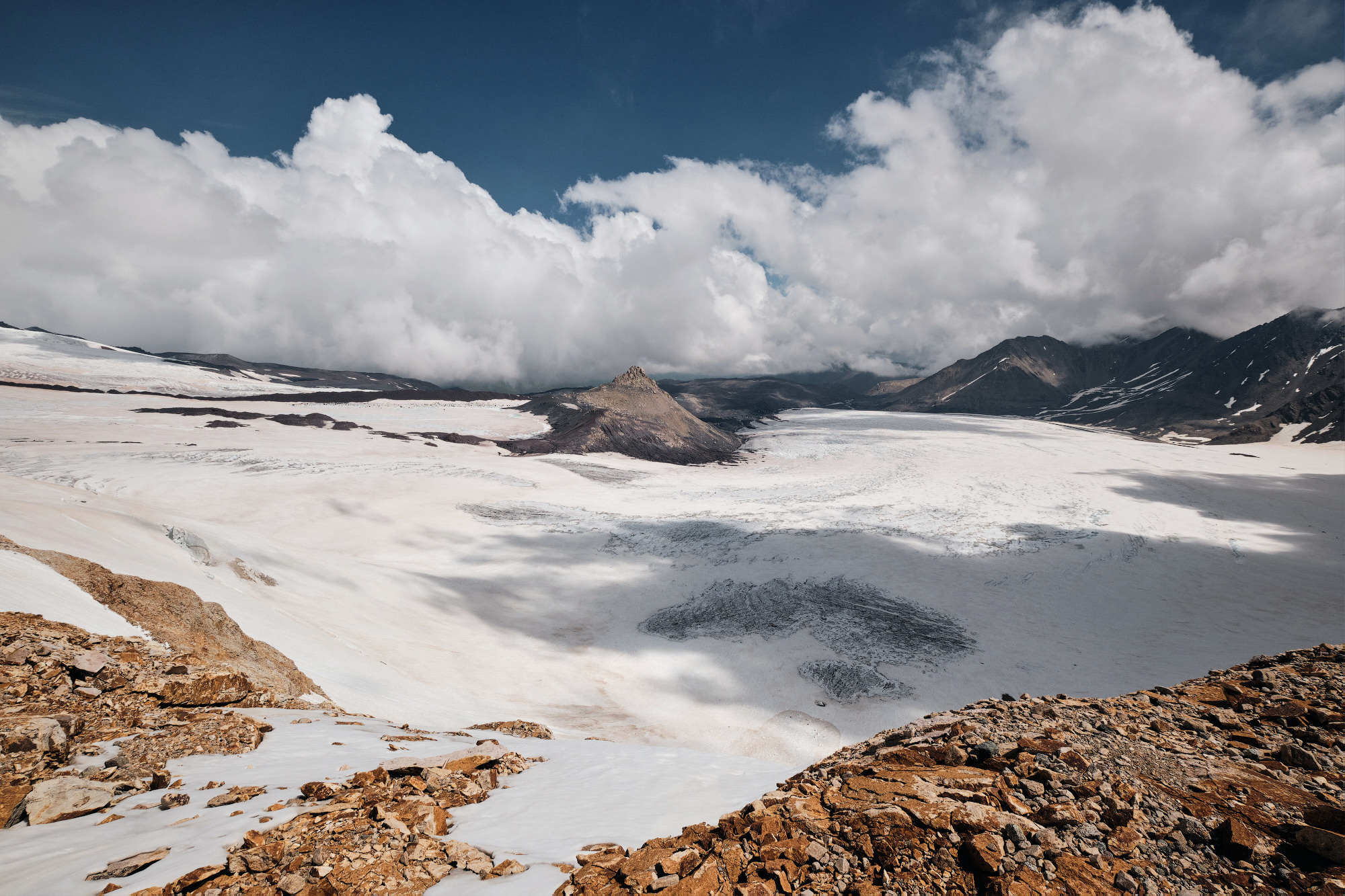 Эльбрус с востока. Июнь 2019 года. Репортажный фотограф Дмитрий Литвинский. Минск, Беларусь, мир