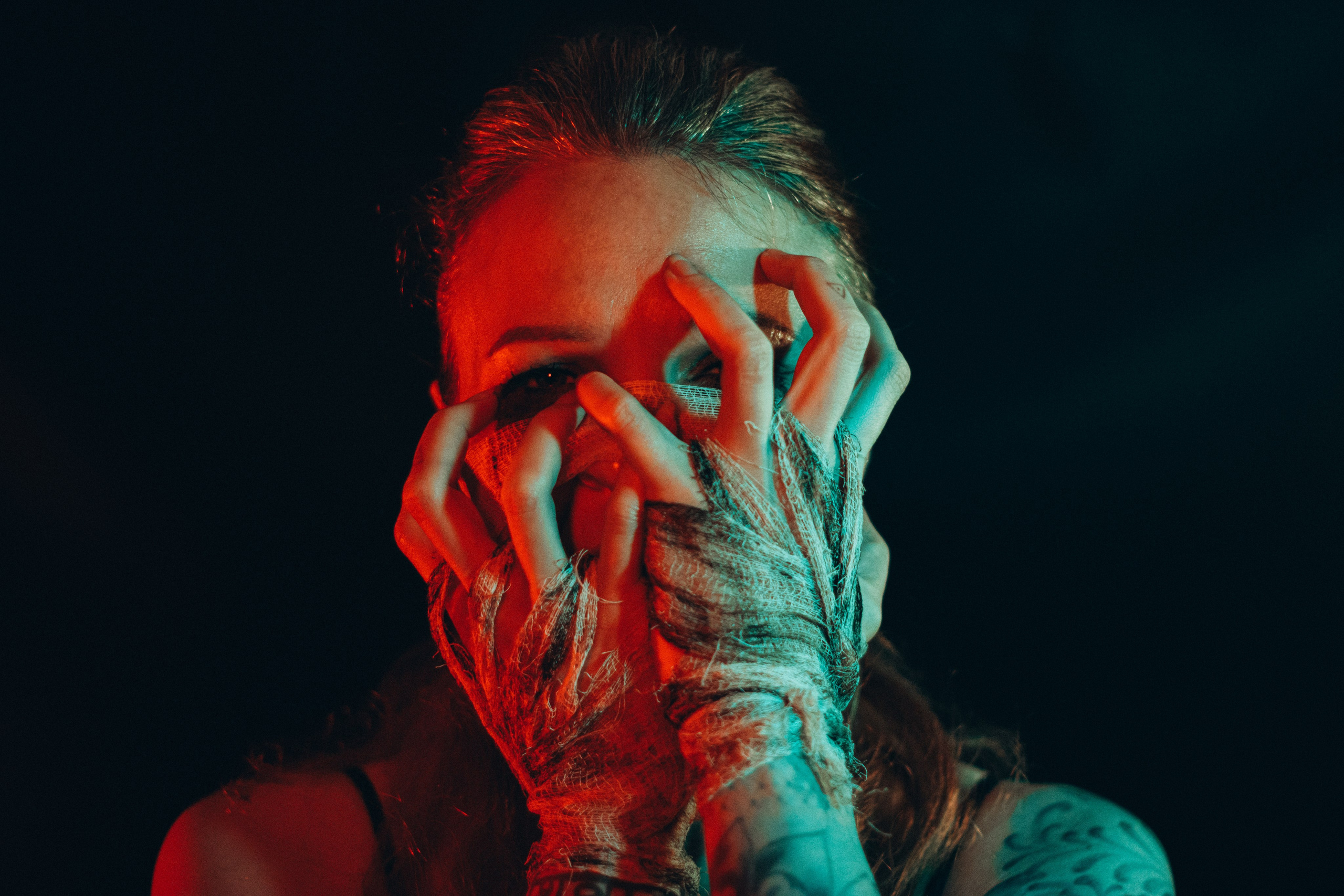 H E L E N. Портретный и уличный фотограф в Санкт-Петербурге Сергей Кутьин