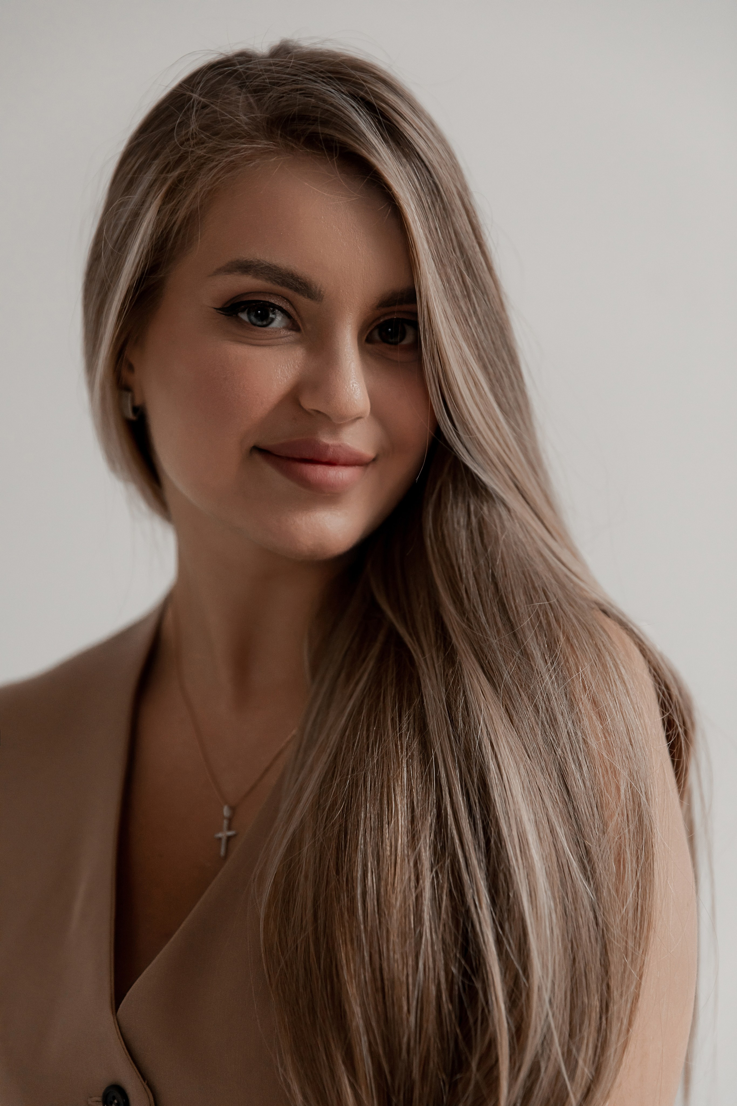 Юлия мастер перманента. Свадебный и семейный фотограф Александра Кос