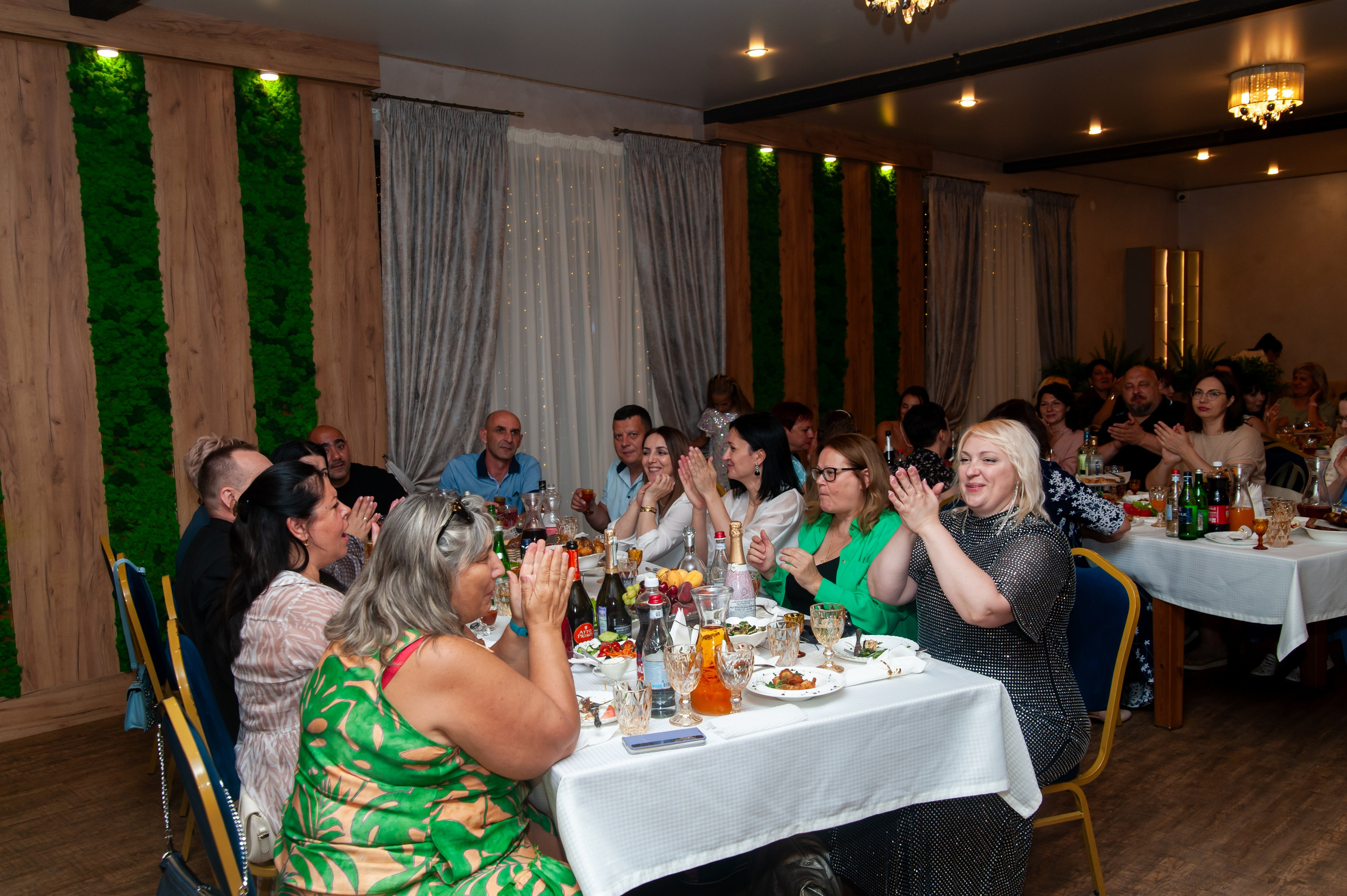 Выпускной МАОУ СОШ № 17 им. Эдуарда Есаяна. Свадебный и семейный фотограф Денис Лукьянов в Краснодаре, Краснодарском крае и Республике Крым