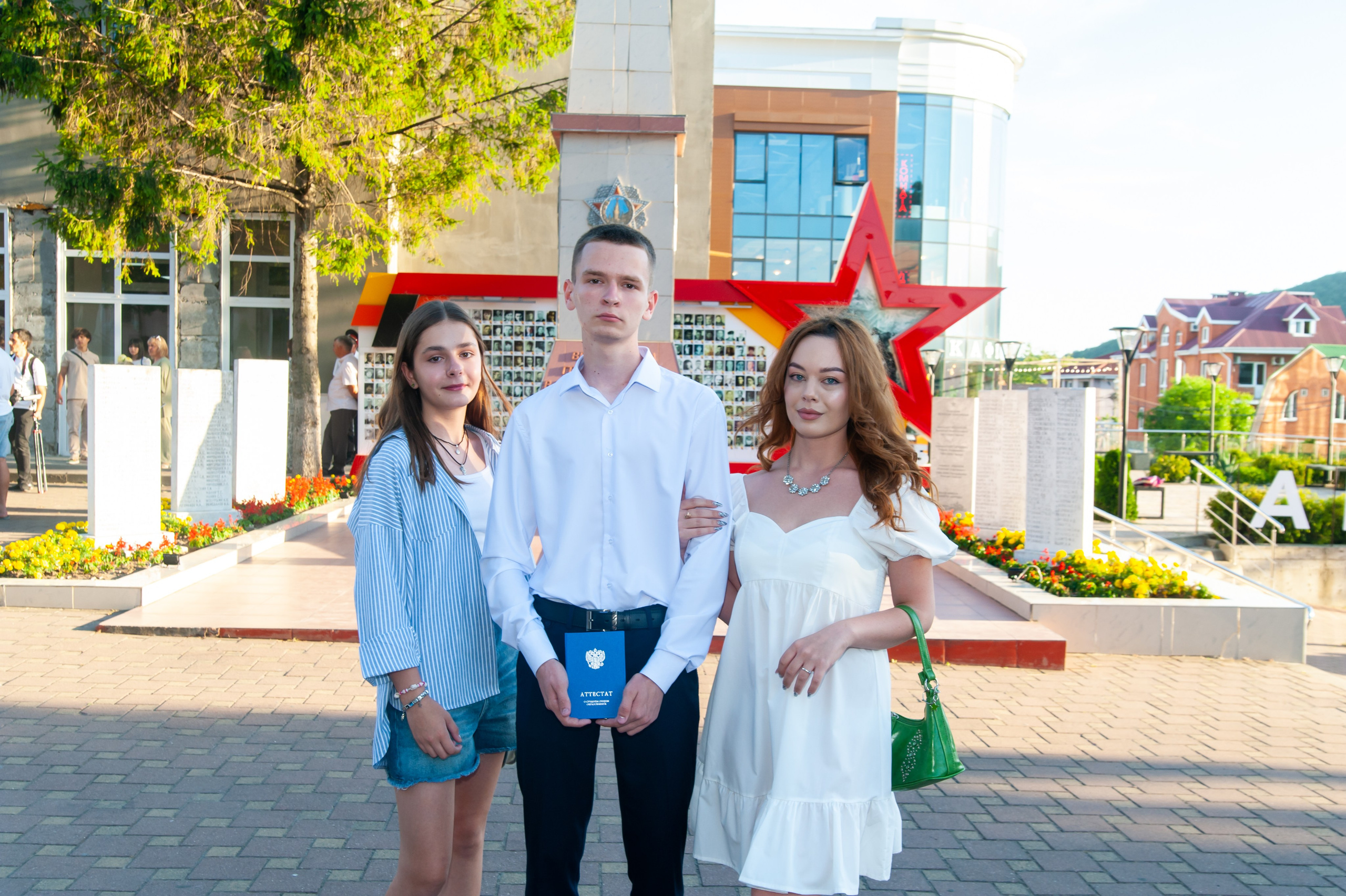 Выпускной МАОУ СОШ № 17 им. Эдуарда Есаяна. Свадебный и семейный фотограф Денис Лукьянов в Краснодаре, Краснодарском крае и Республике Крым