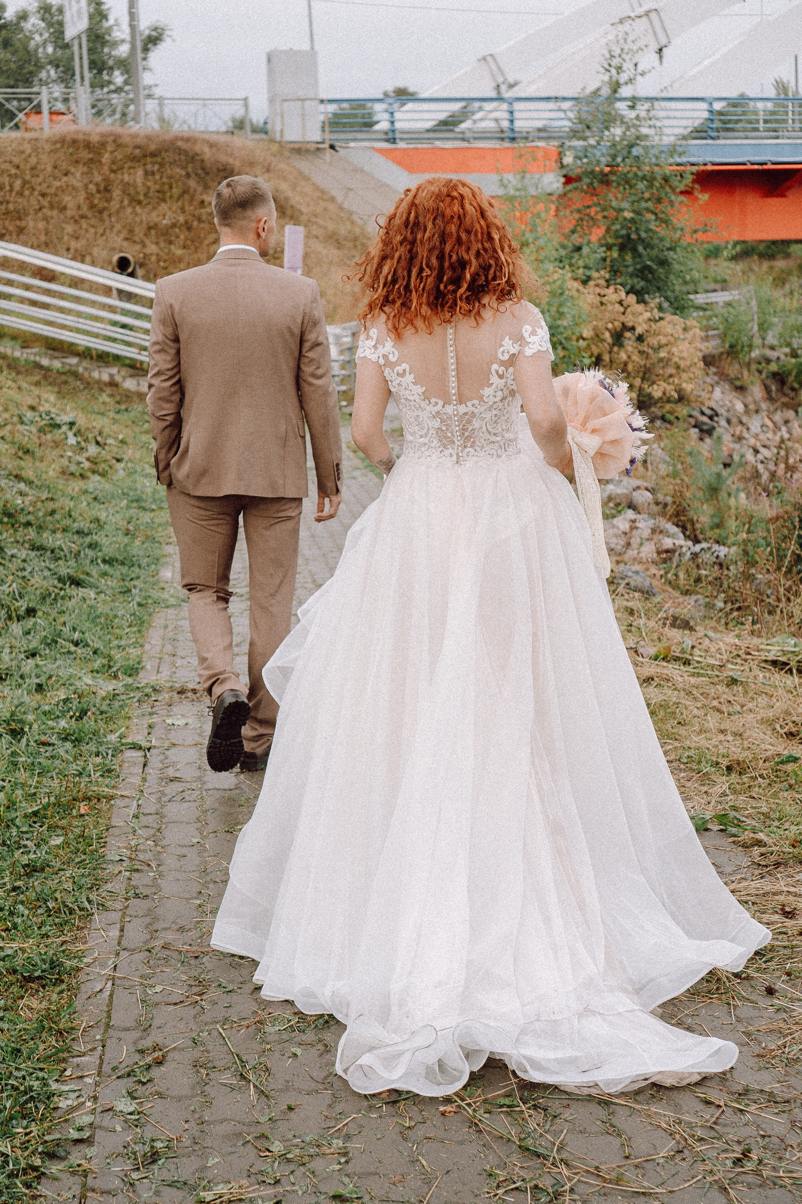 СВАДЕБНАЯ ФОТОСЕССИИЯ ПАРЫ В ГОРОДЕ ПРИОЗЕРСК В СОСНОВОМ ЛЕСУ И С ПИКАПОМ. Профессиональный фотограф, Санкт-Петербург — Виктория Богомолова