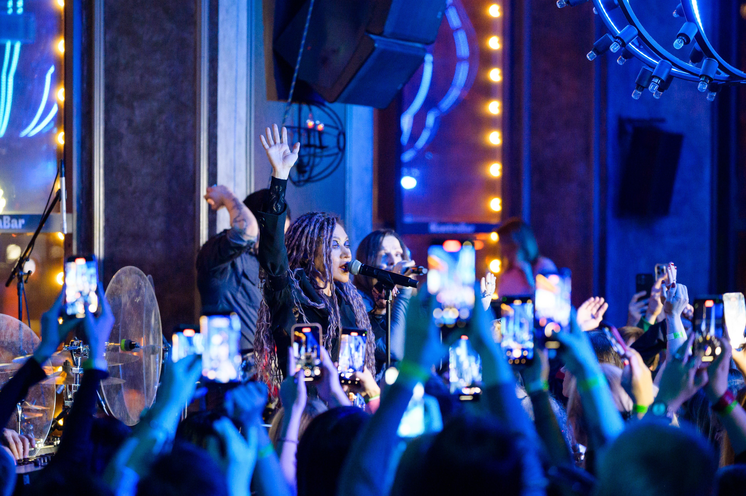 Люстра бар. Репортажный фотограф Сергей Дроздов