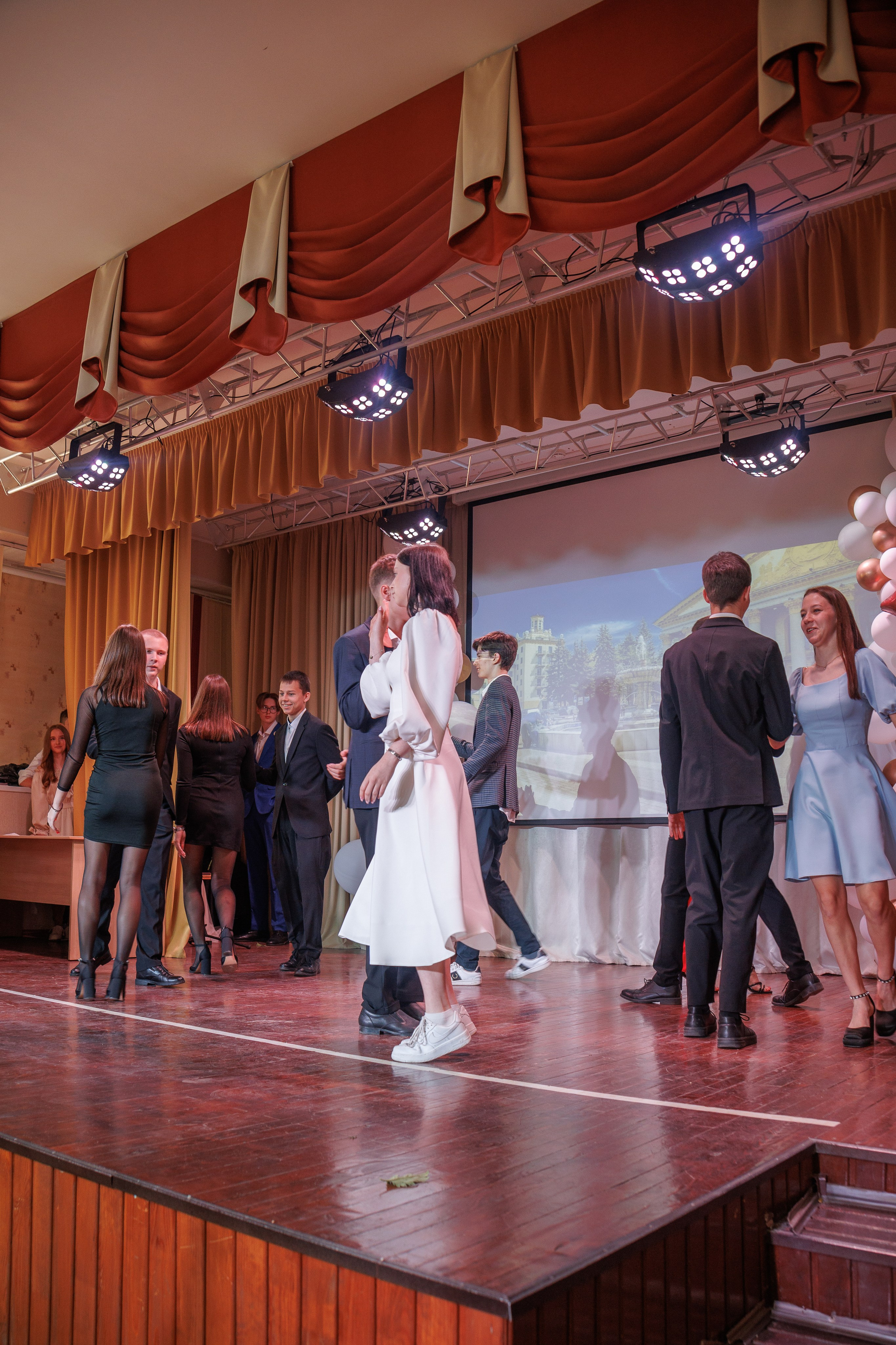 Вручение аттестатов. Свадебный и семейный фотограф в Новосибирске Ирина Дорошкова