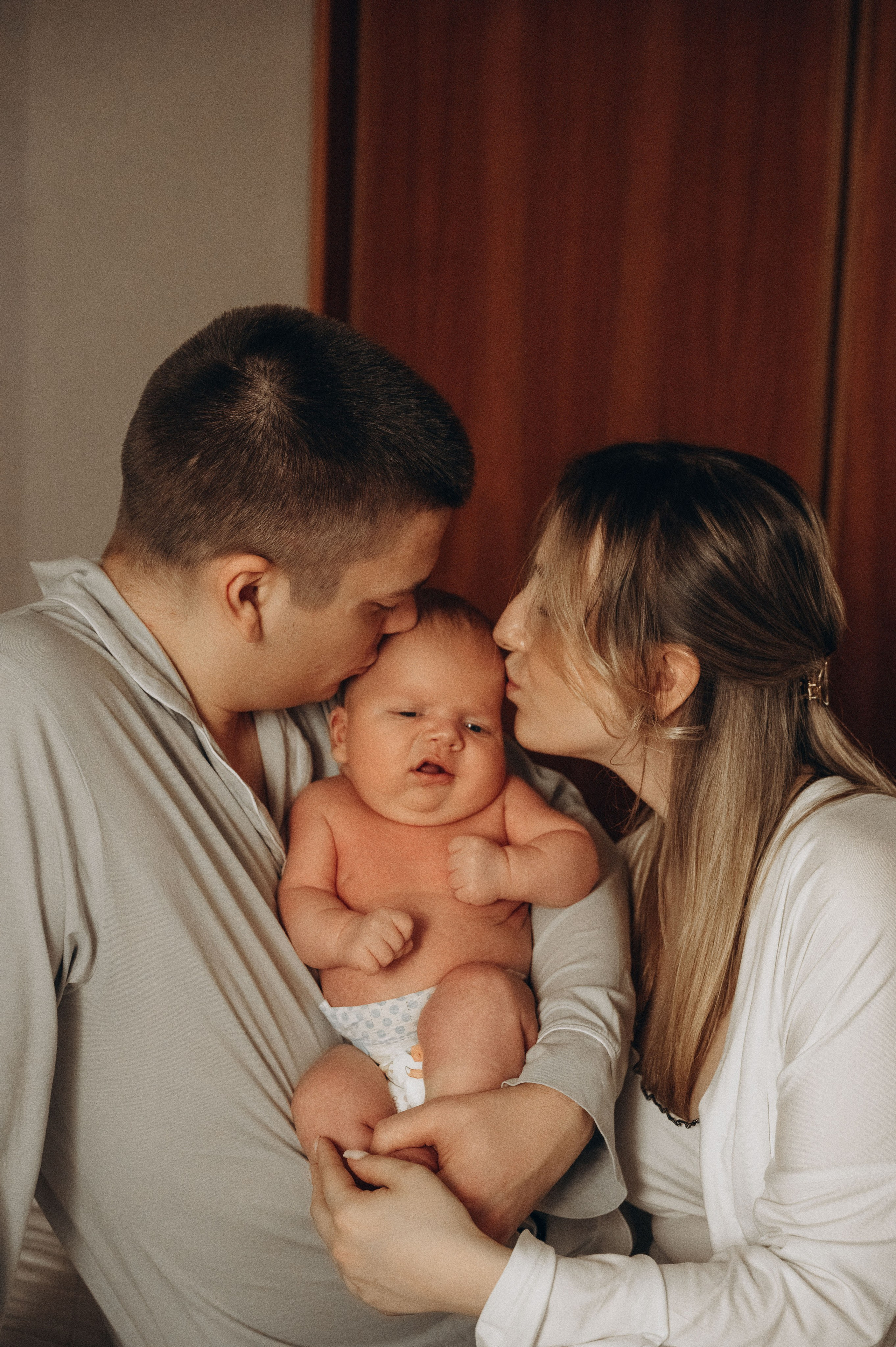 Иван, Ксения и Лев. Фотограф беременности и семьи, домашние съемки, Ньюборн