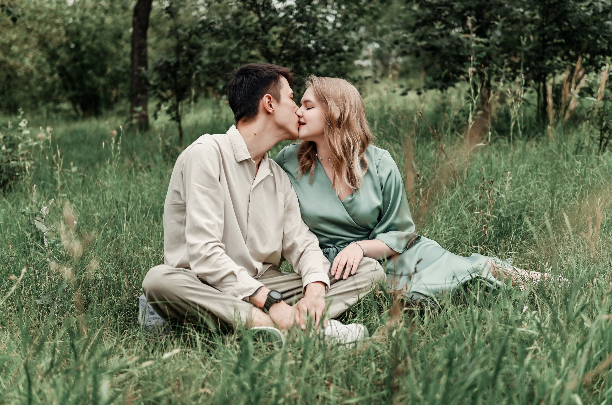 Love story прогулка вместе с песиком))). Свадебный, семейный, детский, контент фотограф в Омске Максим Ильин