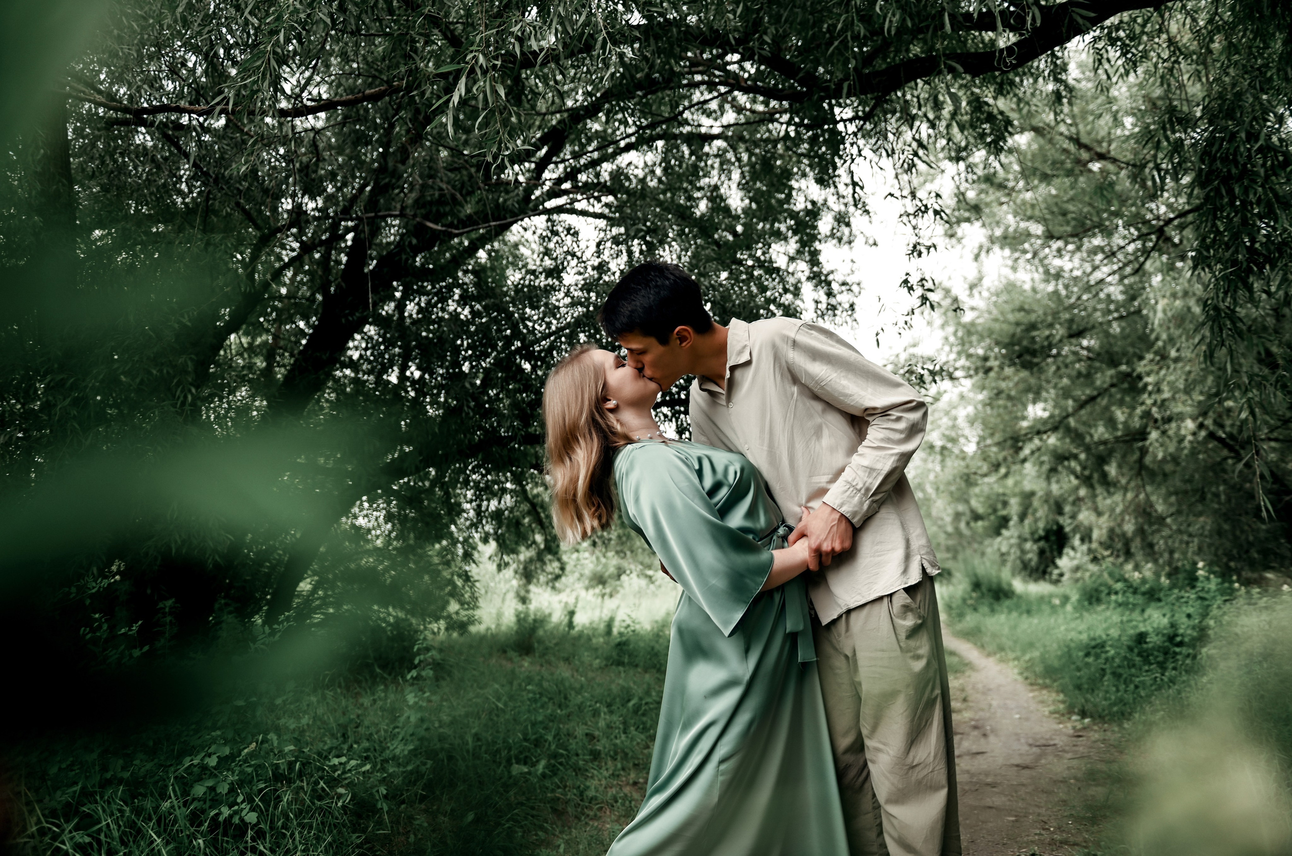 Love story прогулка вместе с песиком))). Свадебный, семейный, детский, контент фотограф в Омске Максим Ильин