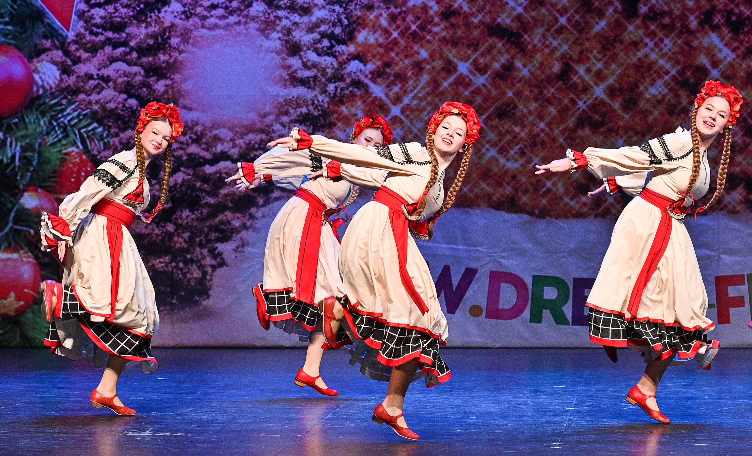 14.11.2024 «Новогодний Звездопад Талантов» Фестивальное движение «Шаг к мечте» г. Москва. Медиастудия Фото Концепт