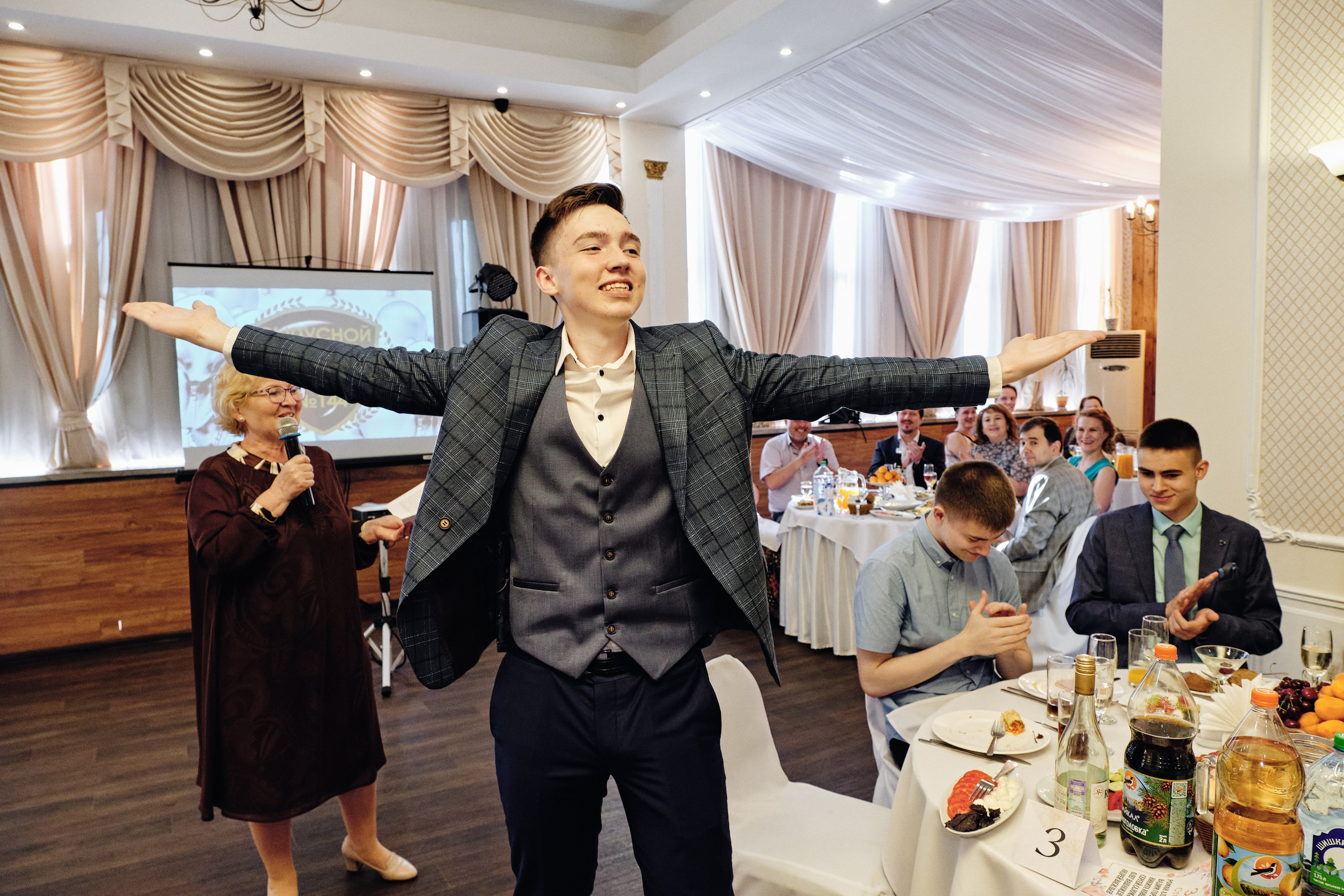 Фотограф на выпускной в СПб. Семейные и свадебные фотосессии в СПб, в студии, на улице, на природе