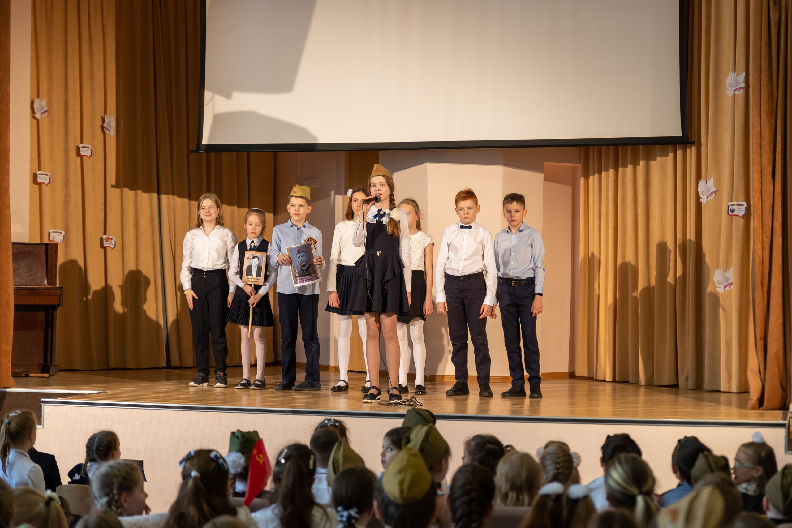 Праздник в школе. Школьный и детсадовский фотограф Москва. Детский фотограф