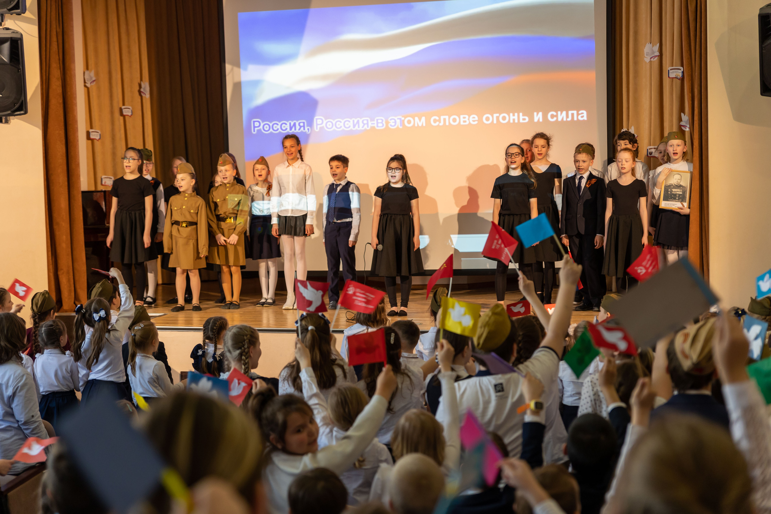 Праздник в школе. Школьный и детсадовский фотограф Москва. Детский фотограф