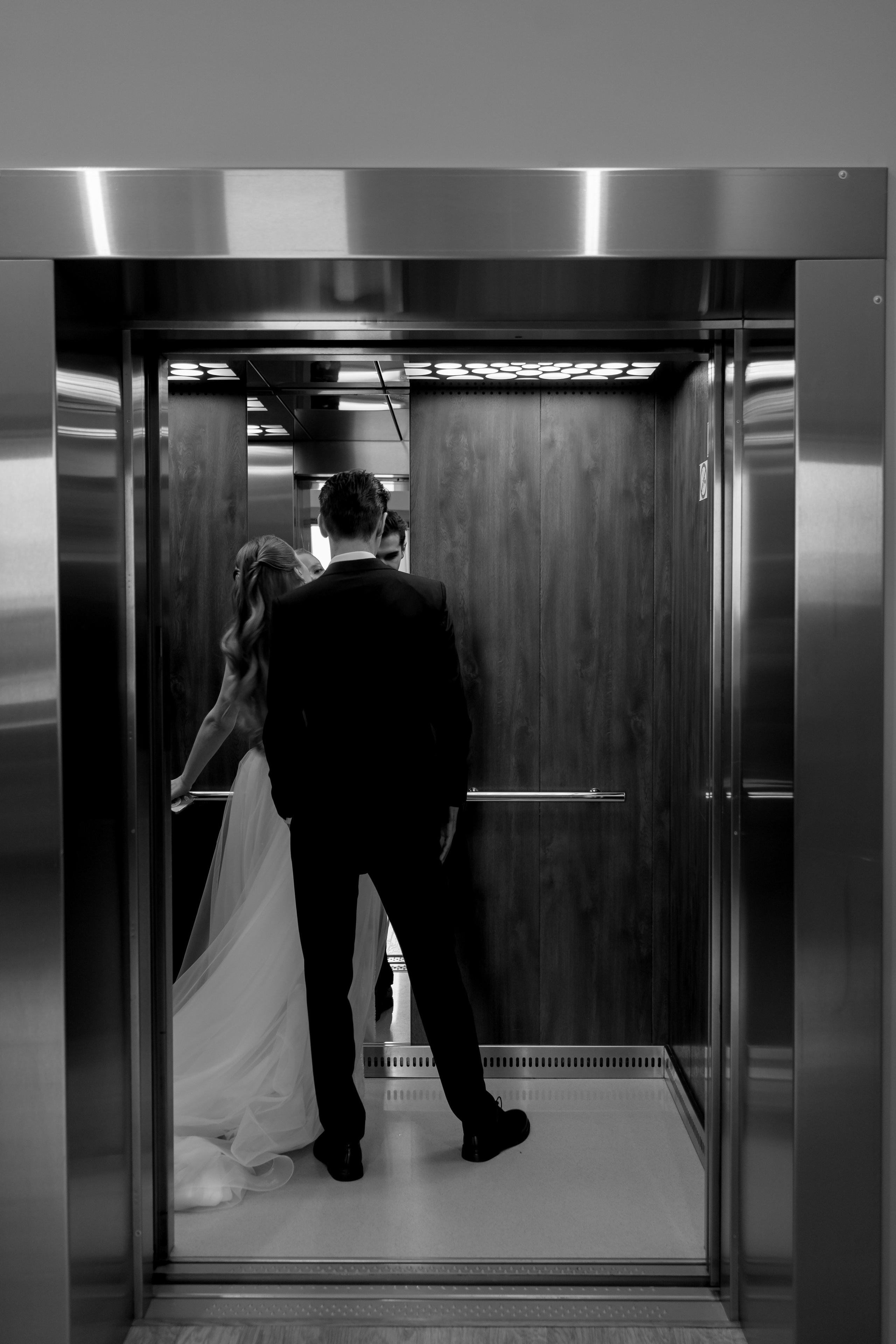 СВАДЕБНАЯ СЬЕМКА СБОРОВ В ОТЕЛЕ И ВЫЕЗД НА ЦЕРЕМОНИЮ (СНЯТО В СИБИРЕ В НИЖНЕВАРТОВСКЕ). Профессиональный фотограф, Санкт-Петербург — Виктория Богомолова