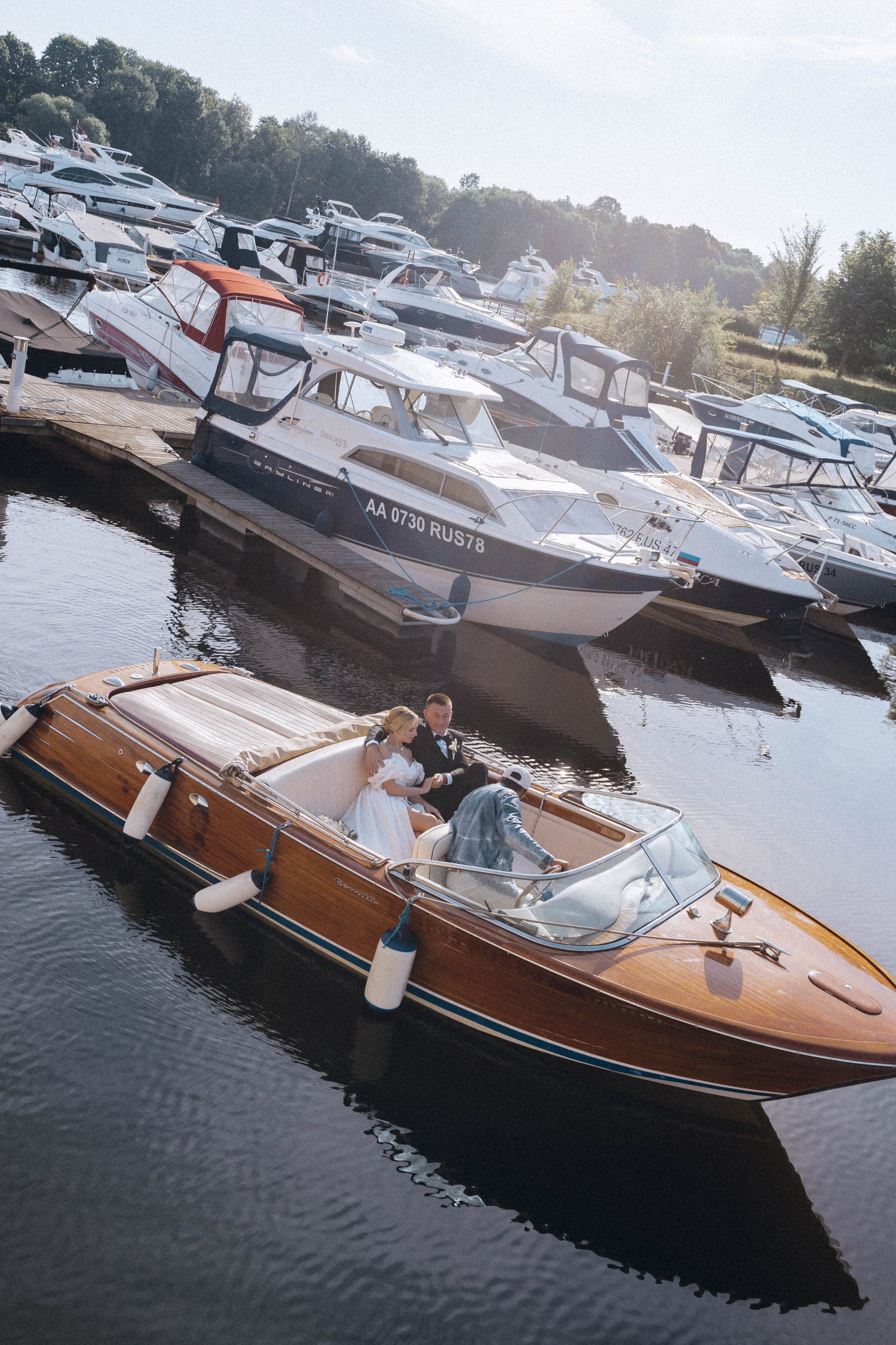 СВАДЕНБНАЯ СЬЕМКА НА КАТЕРЕ ПО КАНАЛАМ САНКТ-ПЕТЕРБУРГА И В АКВАТОРИИ НЕВЫ. Профессиональный фотограф, Санкт-Петербург — Виктория Богомолова