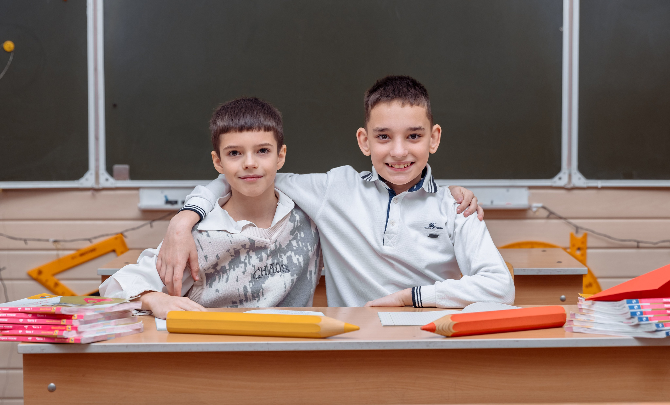 Начальные классы. Выпускные школьные фото­альбомы для школ и детских садов в Волгограде и Волжском