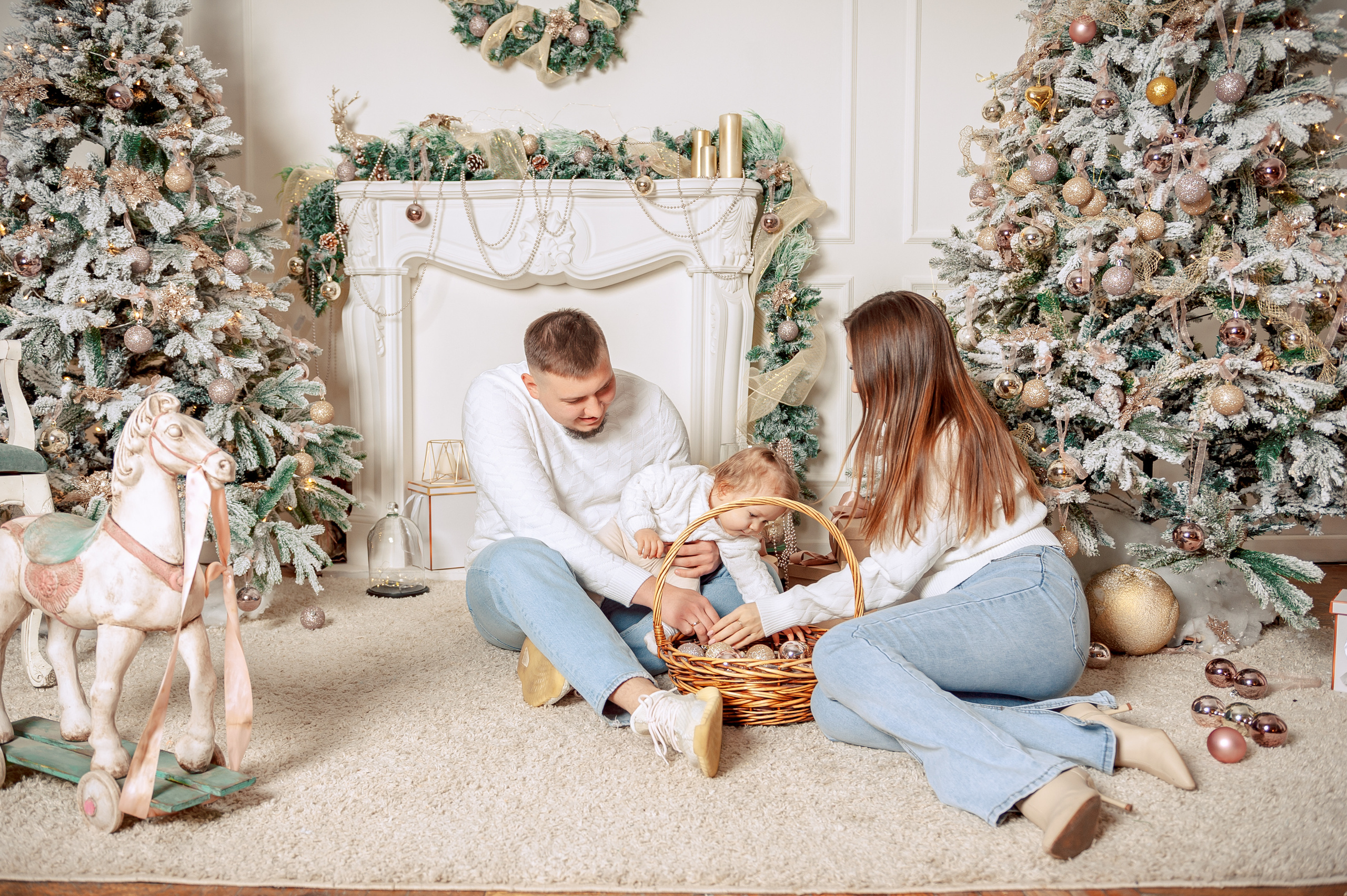 Евгений Виктория и Ева (Небольшая новогодняя фотосессия)