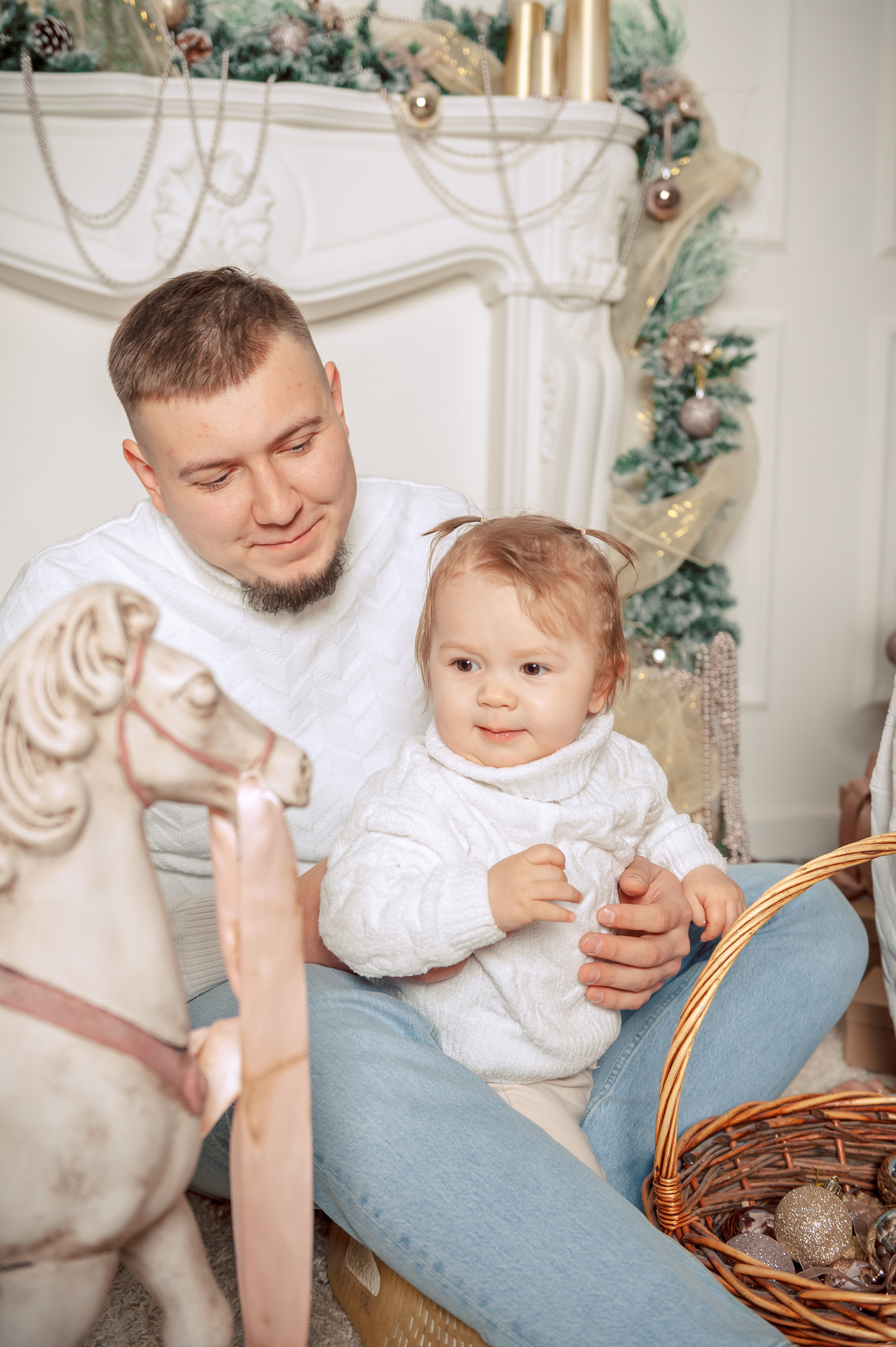 Евгений Виктория и Ева (Небольшая новогодняя фотосессия)