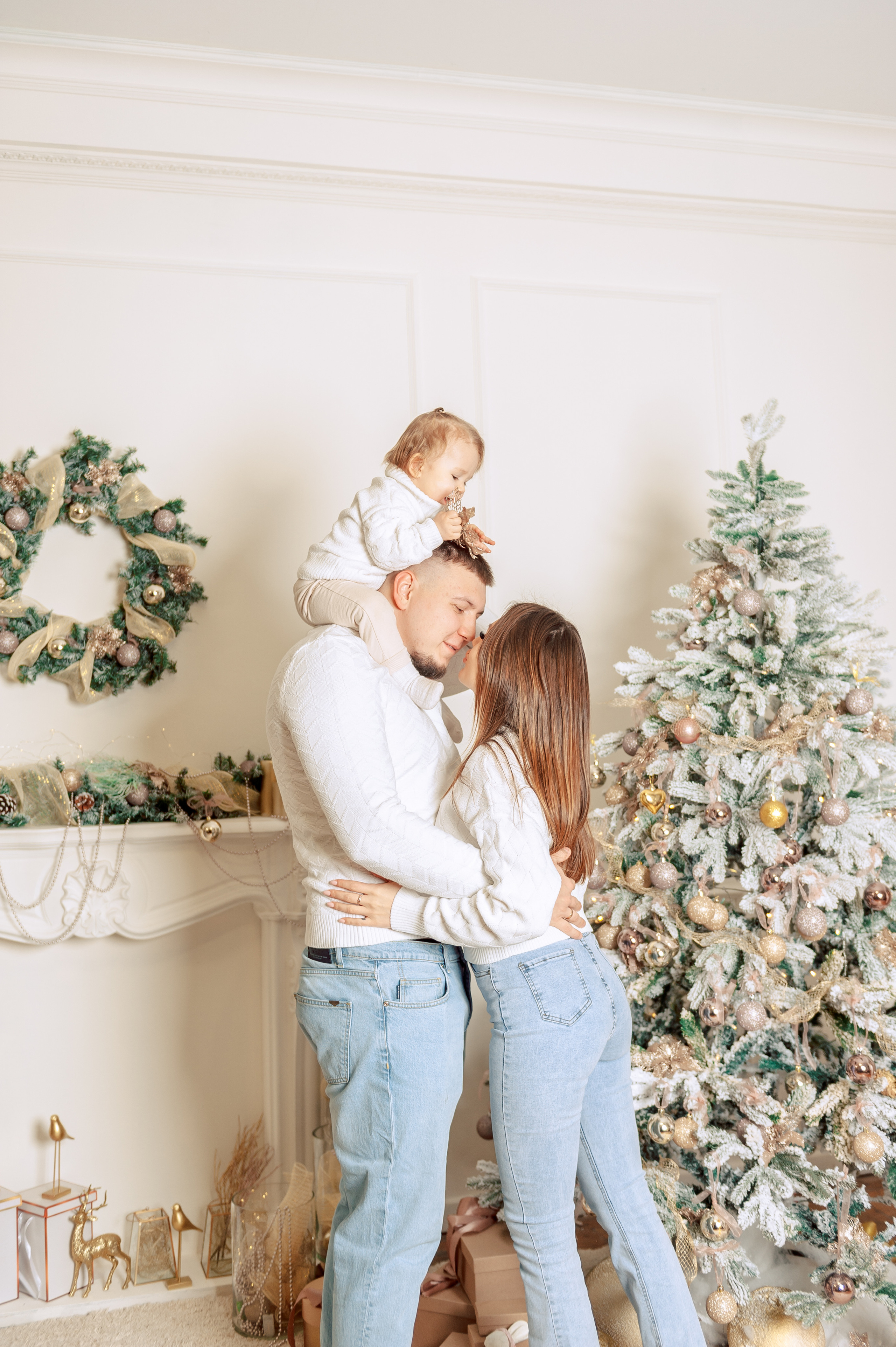 Евгений Виктория и Ева (Небольшая новогодняя фотосессия)