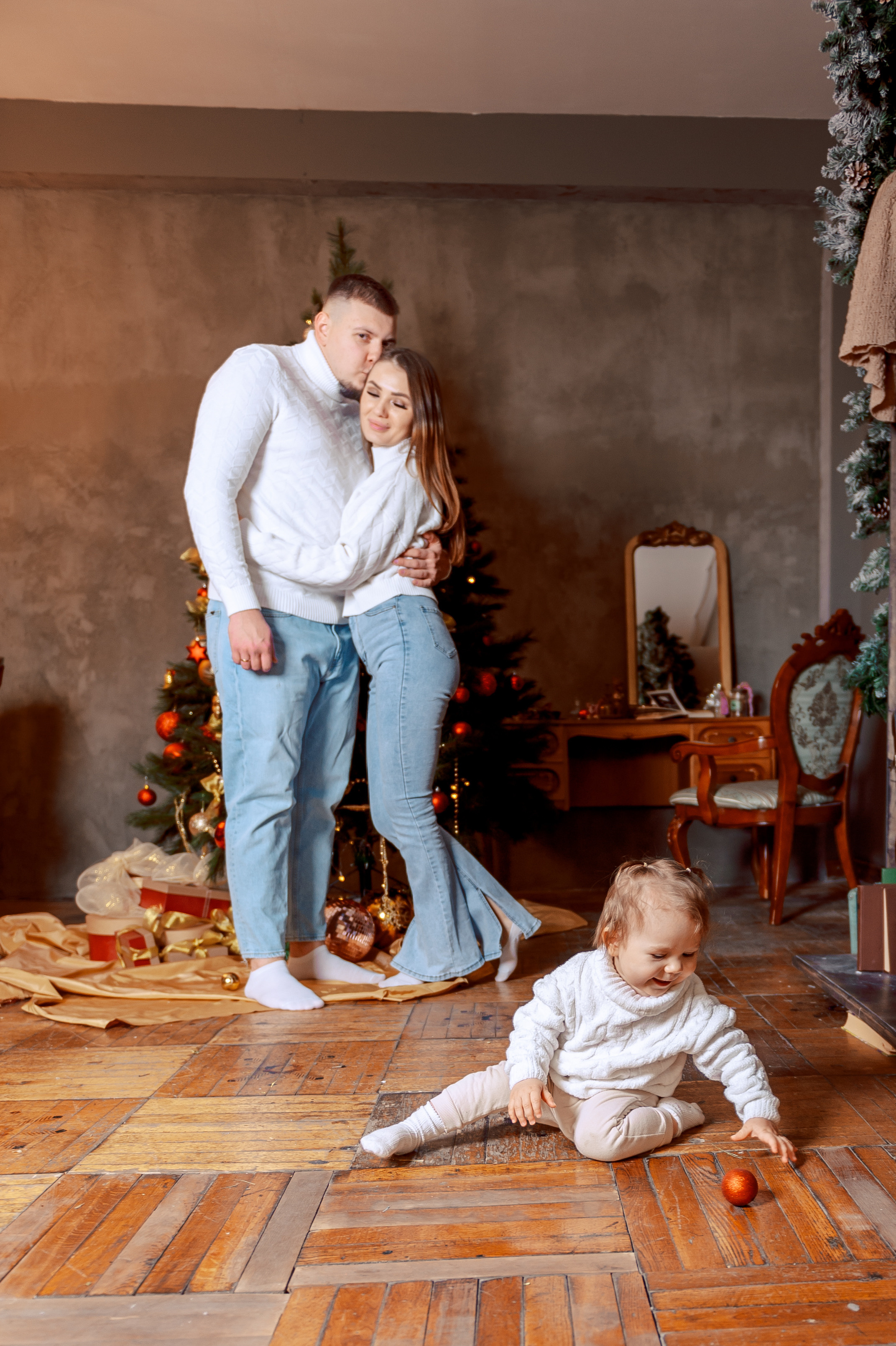 Евгений Виктория и Ева (Небольшая новогодняя фотосессия)