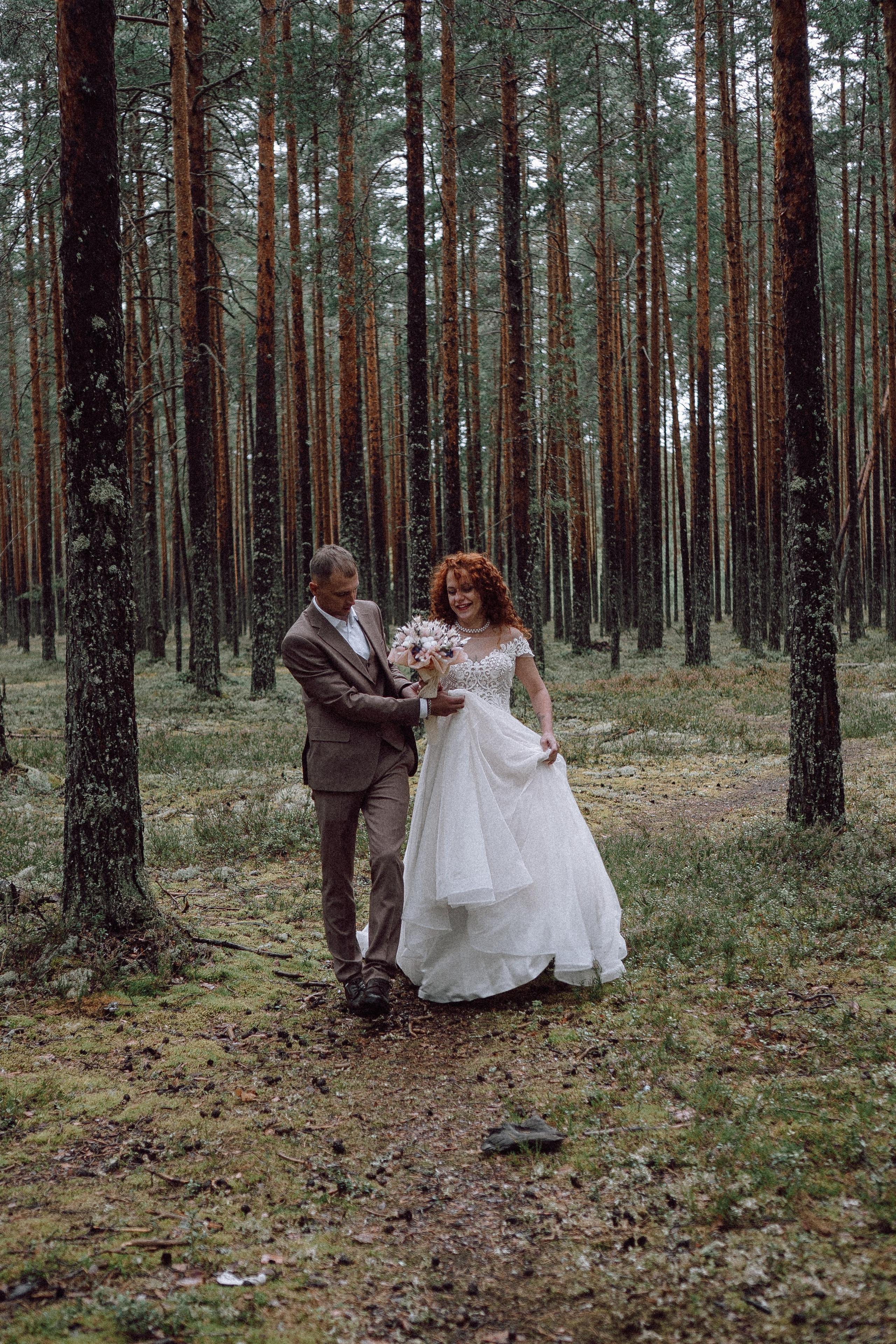 СВАДЕБНАЯ ФОТОСЕССИИЯ ПАРЫ В ГОРОДЕ ПРИОЗЕРСК В СОСНОВОМ ЛЕСУ И С ПИКАПОМ. Профессиональный фотограф, Санкт-Петербург — Виктория Богомолова