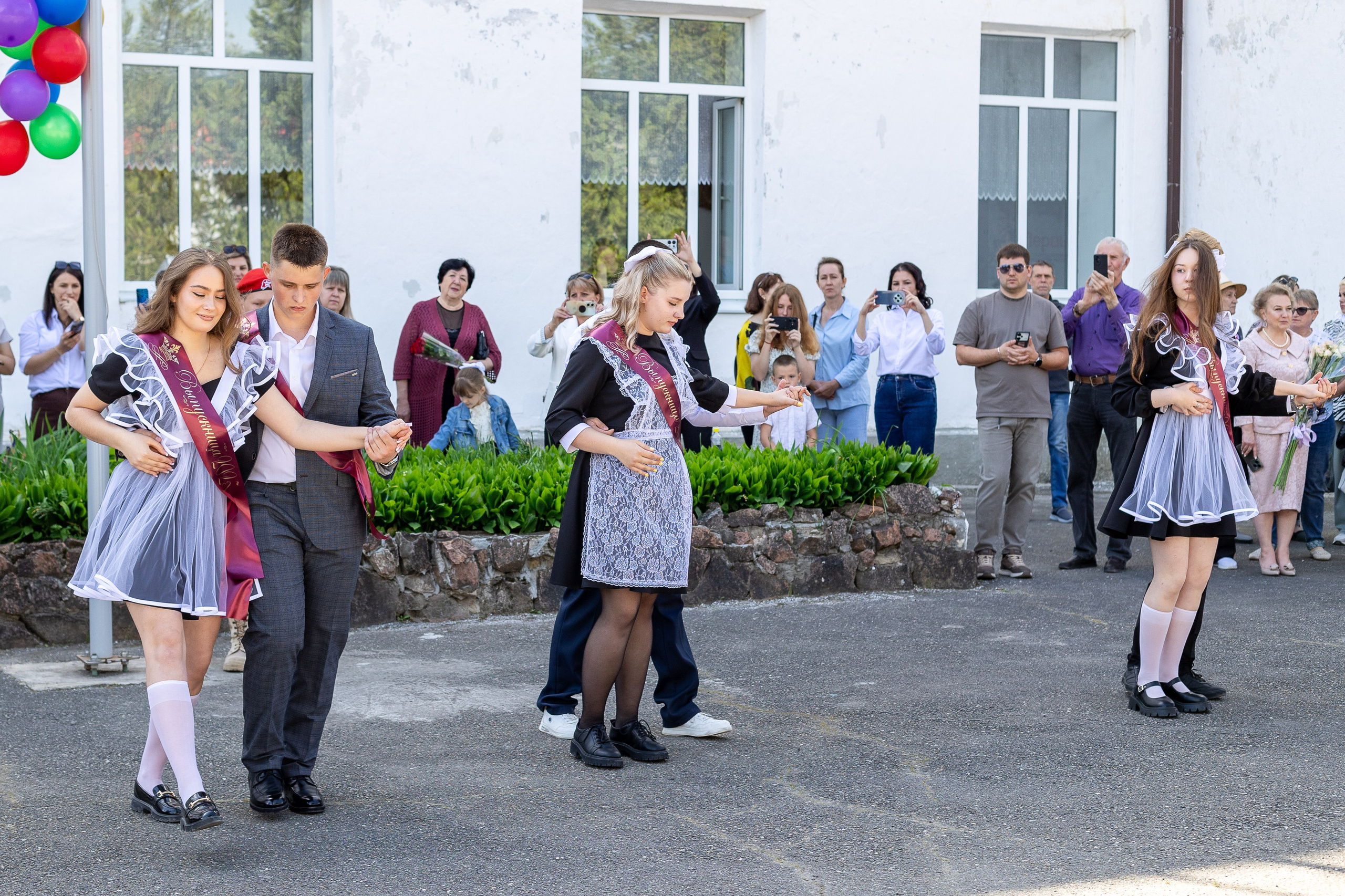 Последний звонок. Выпускные альбомы Майкоп, Краснодар Елена Золотарева