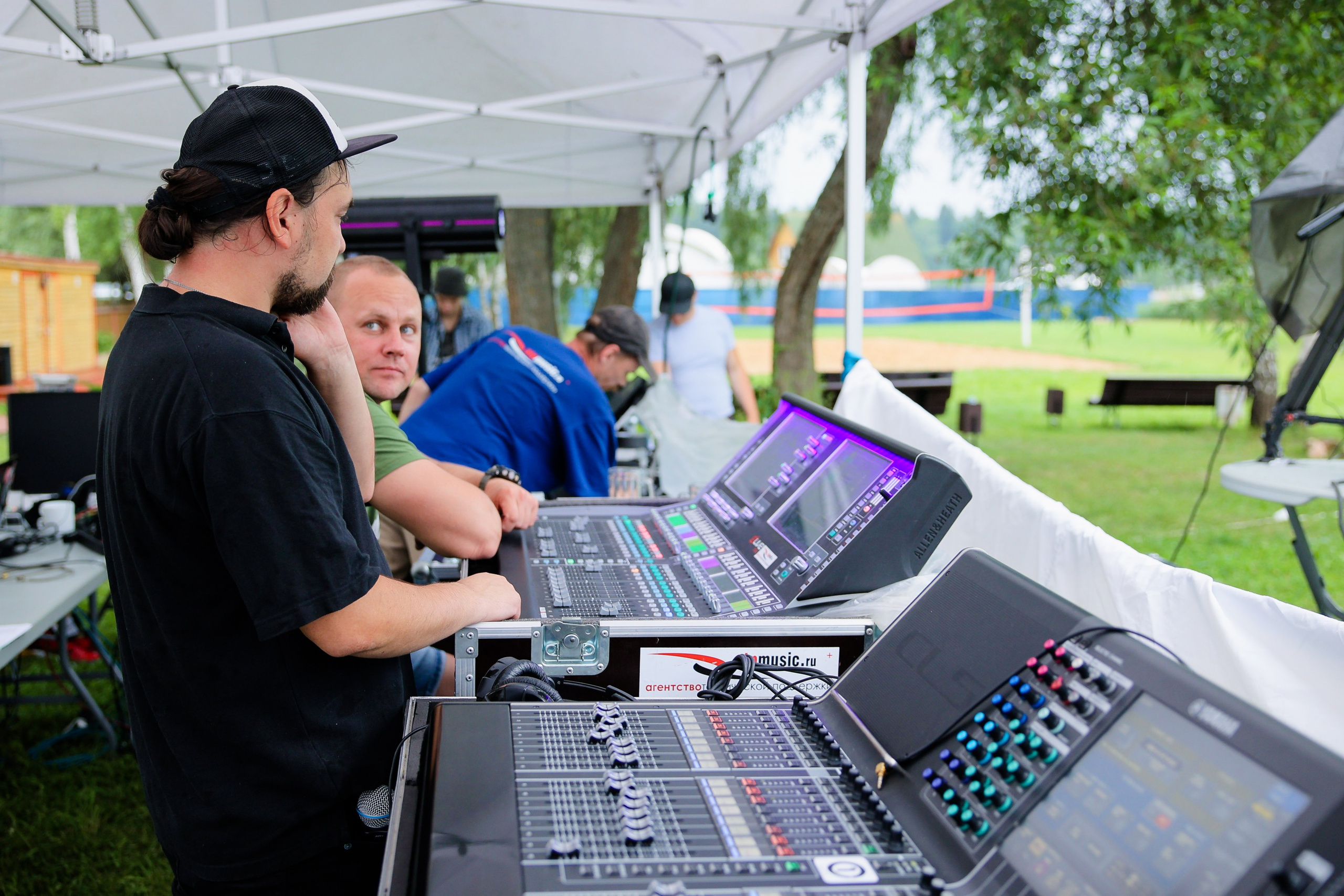 Backstage Чиж и Клава Кока. Фотограф Юрий Клим | Москва