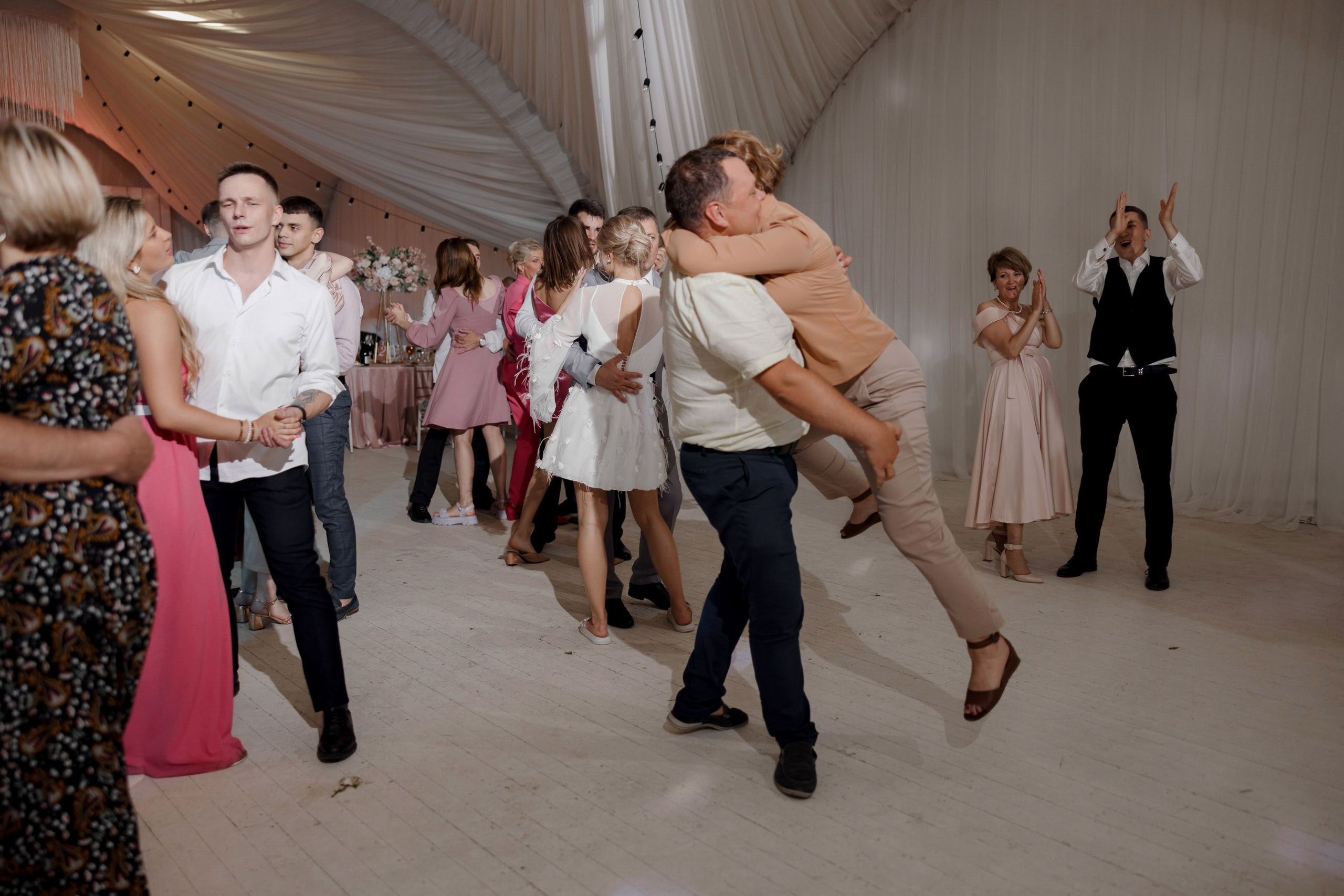 Александр и Валерия. Свадебный фотограф и видеограф Юрий и Эля Дубинины