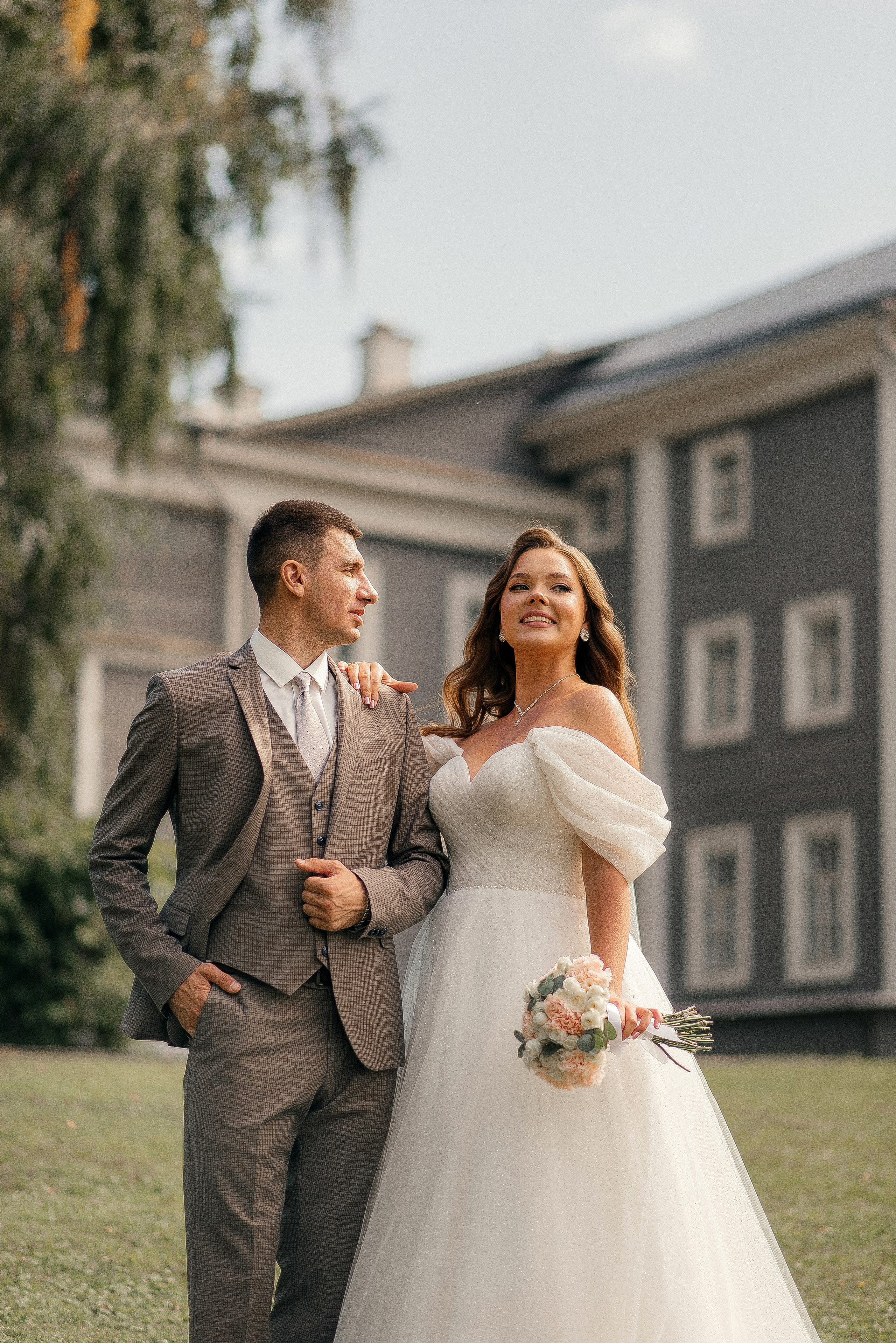 Михаил и Анна. Главная