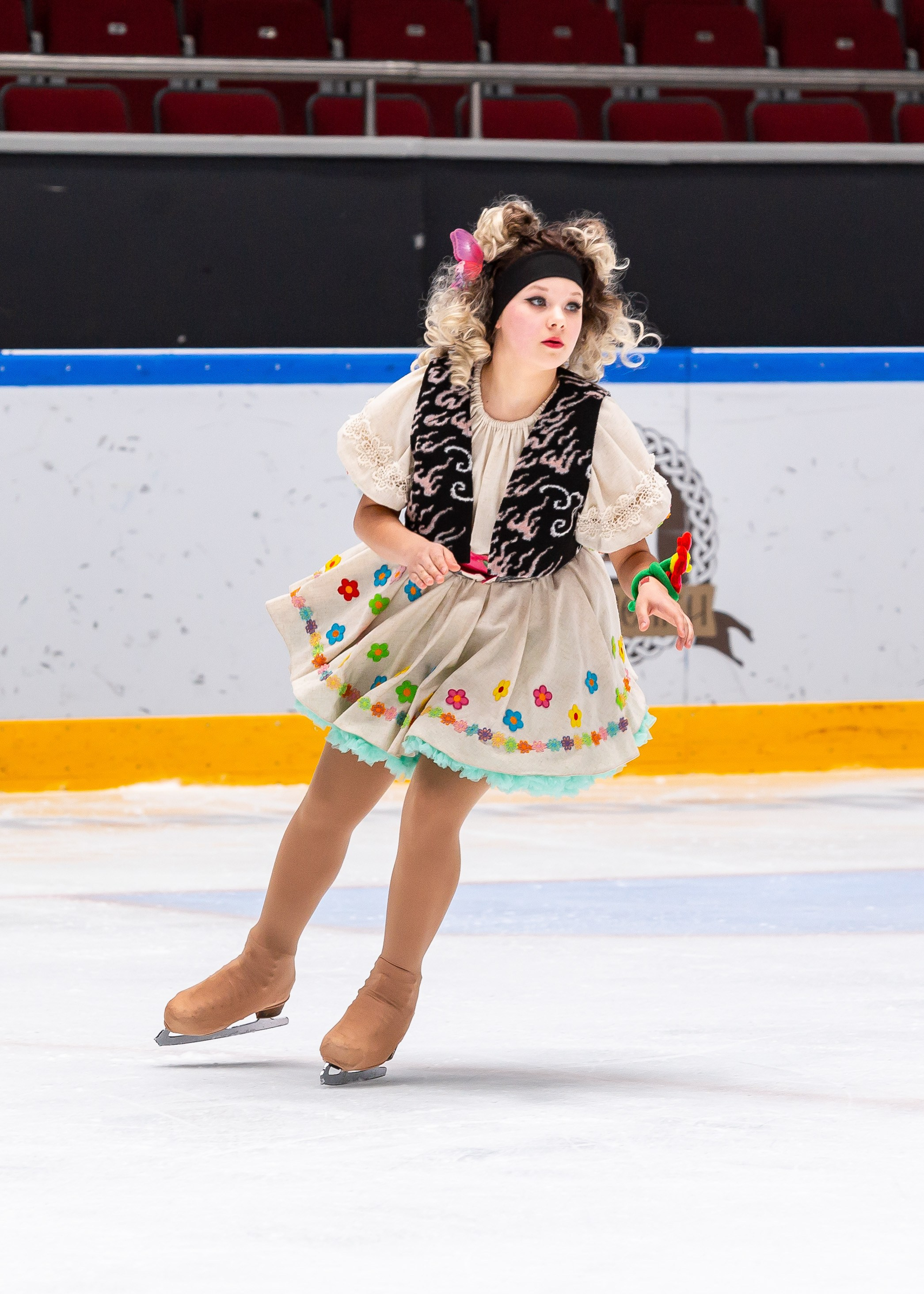 VII Ежегодный фестиваль массовых танцев на льду и фигурного катания «Петровский лёд» Санкт-Петербург 2024. Репортажный фотограф в Москве