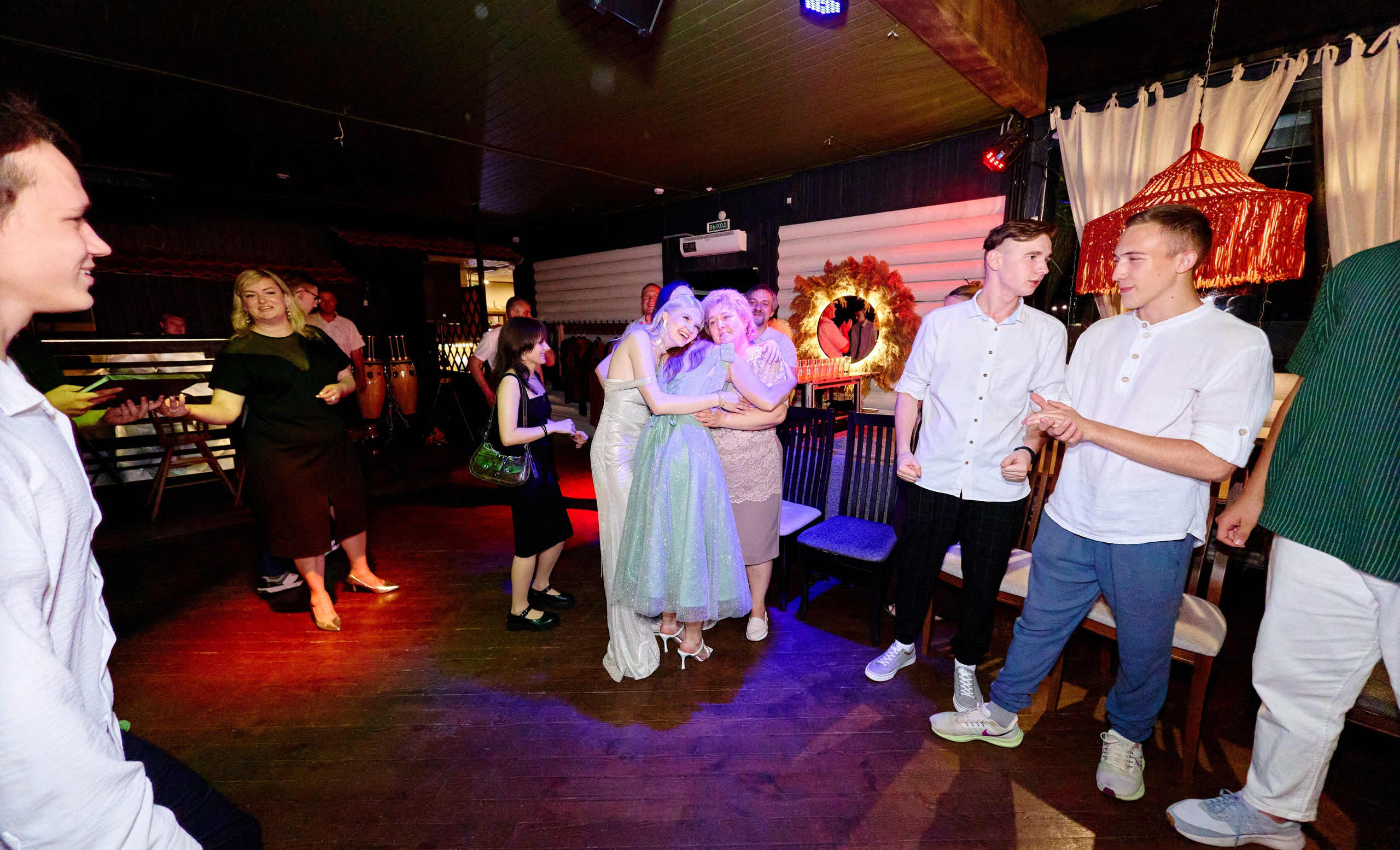 Выпускной 35 Сош. Фотограф Выпускные альбомы Таганрог Сергей Коробченко