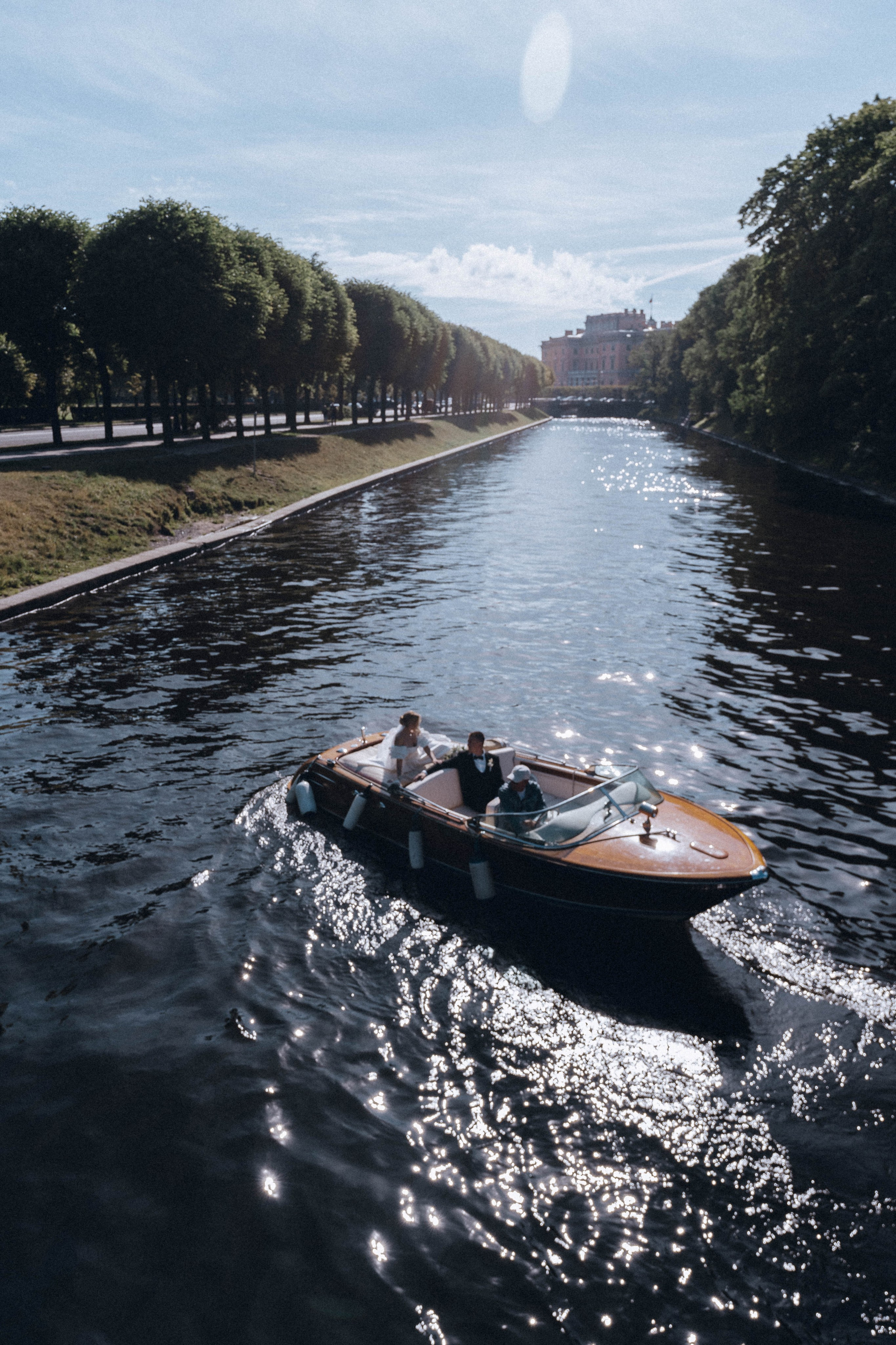СВАДЕНБНАЯ СЬЕМКА НА КАТЕРЕ ПО КАНАЛАМ САНКТ-ПЕТЕРБУРГА И В АКВАТОРИИ НЕВЫ. Профессиональный фотограф, Санкт-Петербург — Виктория Богомолова