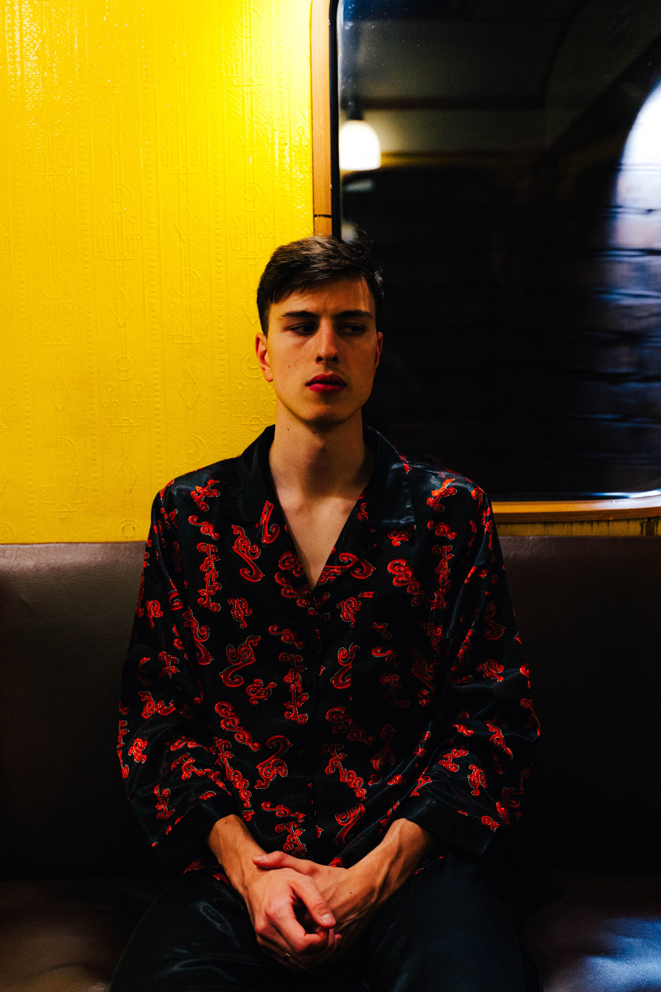 Ночь в метро. Портретный фотограф в Москве Эмиль Халиков