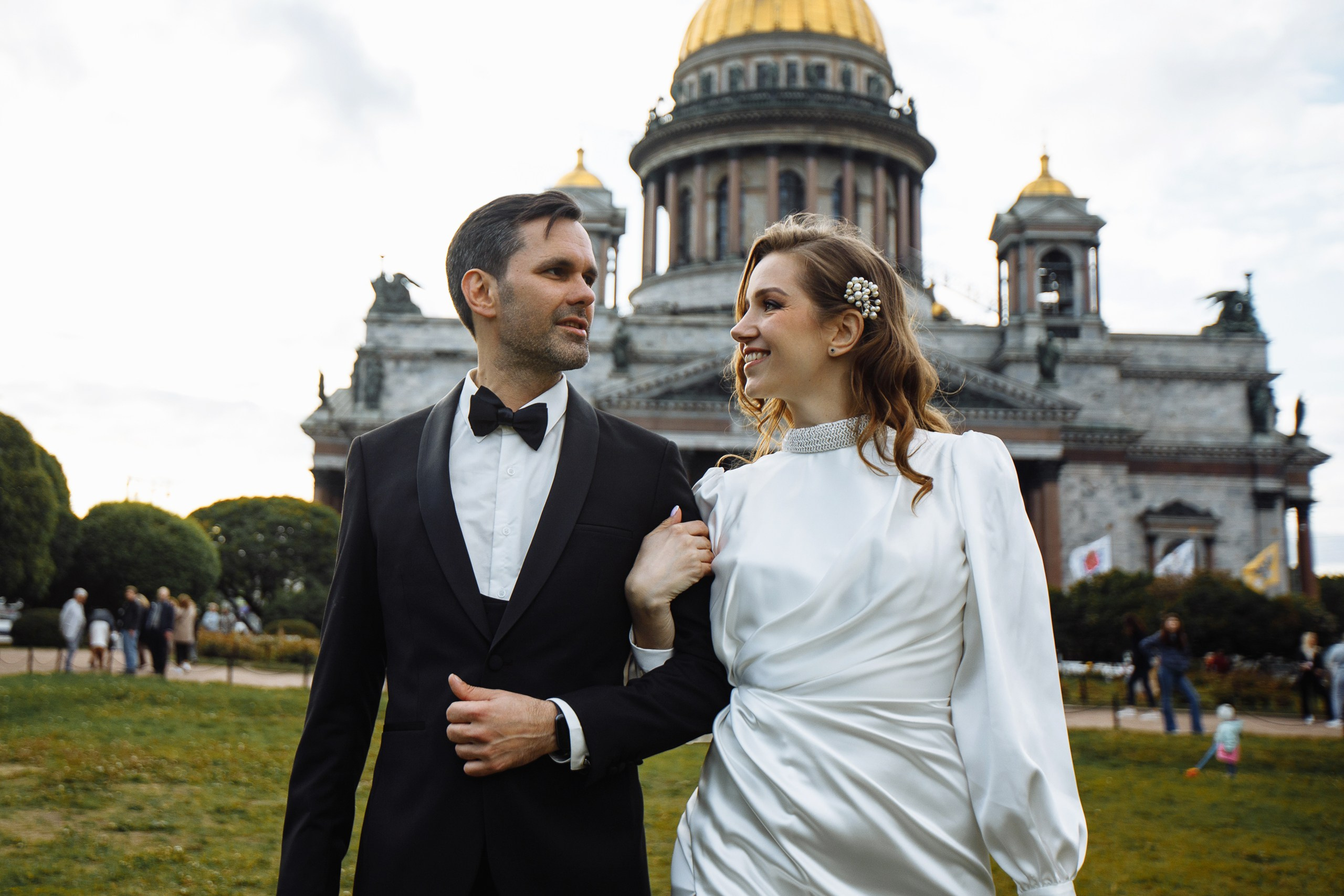 Хотим гулять и пить шампанское. Главная