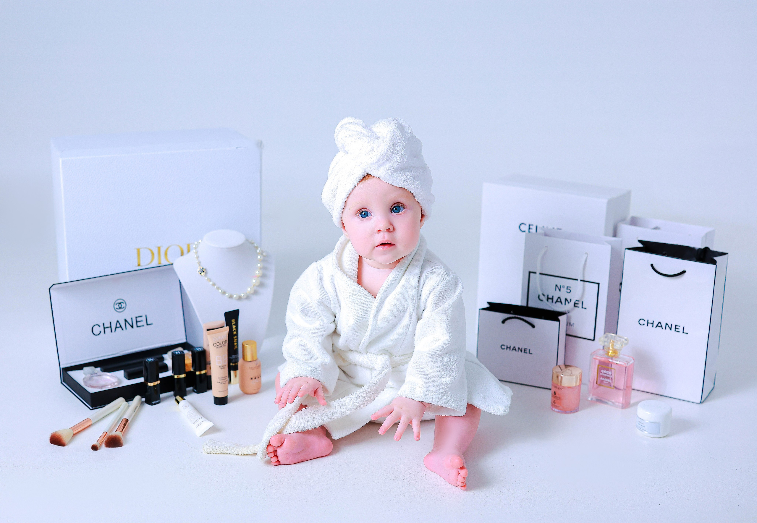 Малышки Антураж