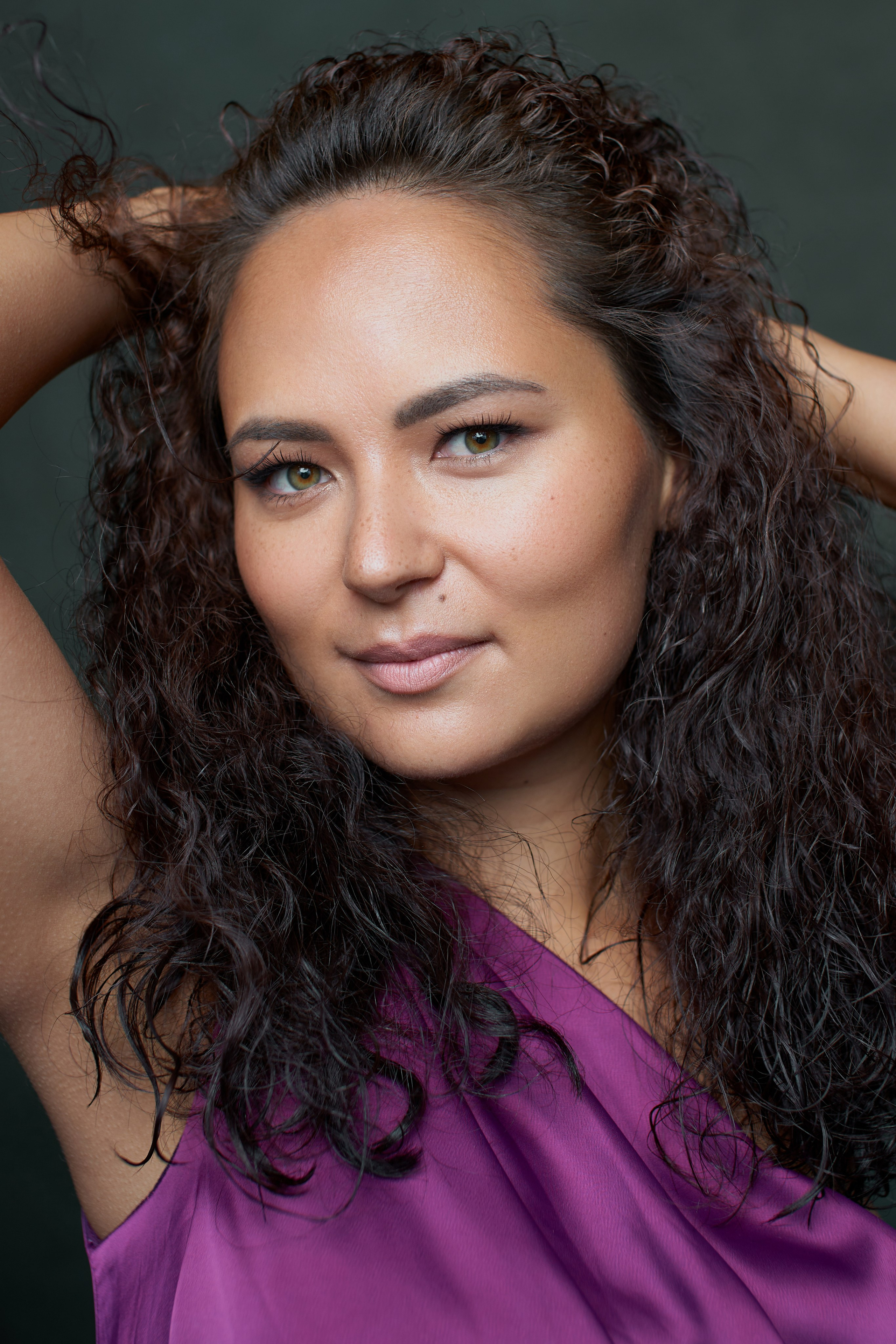 Чувственные портреты в темной студии для Анастасии. Репортажный и женский фотограф в Новосибирске