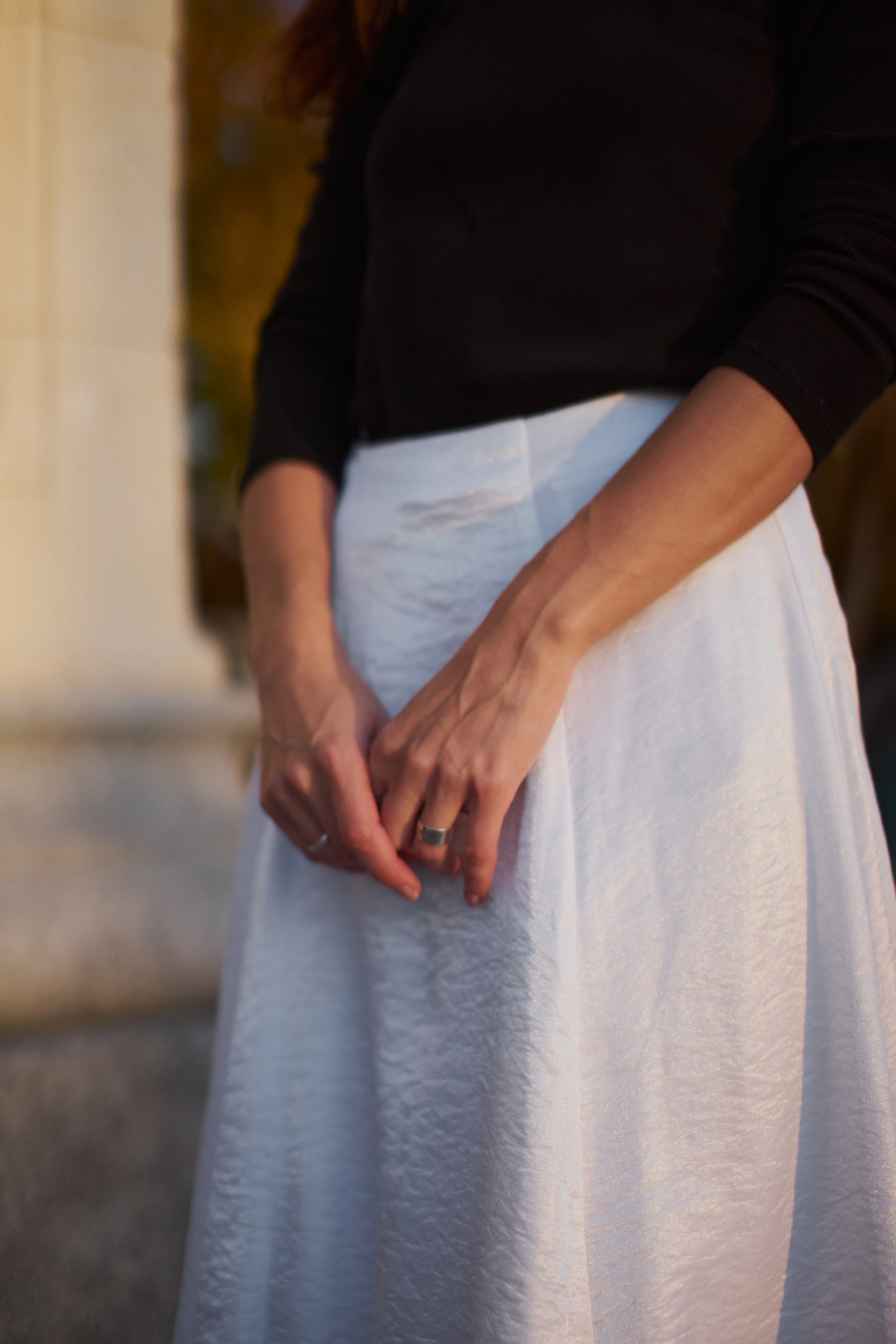 Осенняя фотосессия возле театра для Татьяны. Репортажный и женский фотограф в Новосибирске