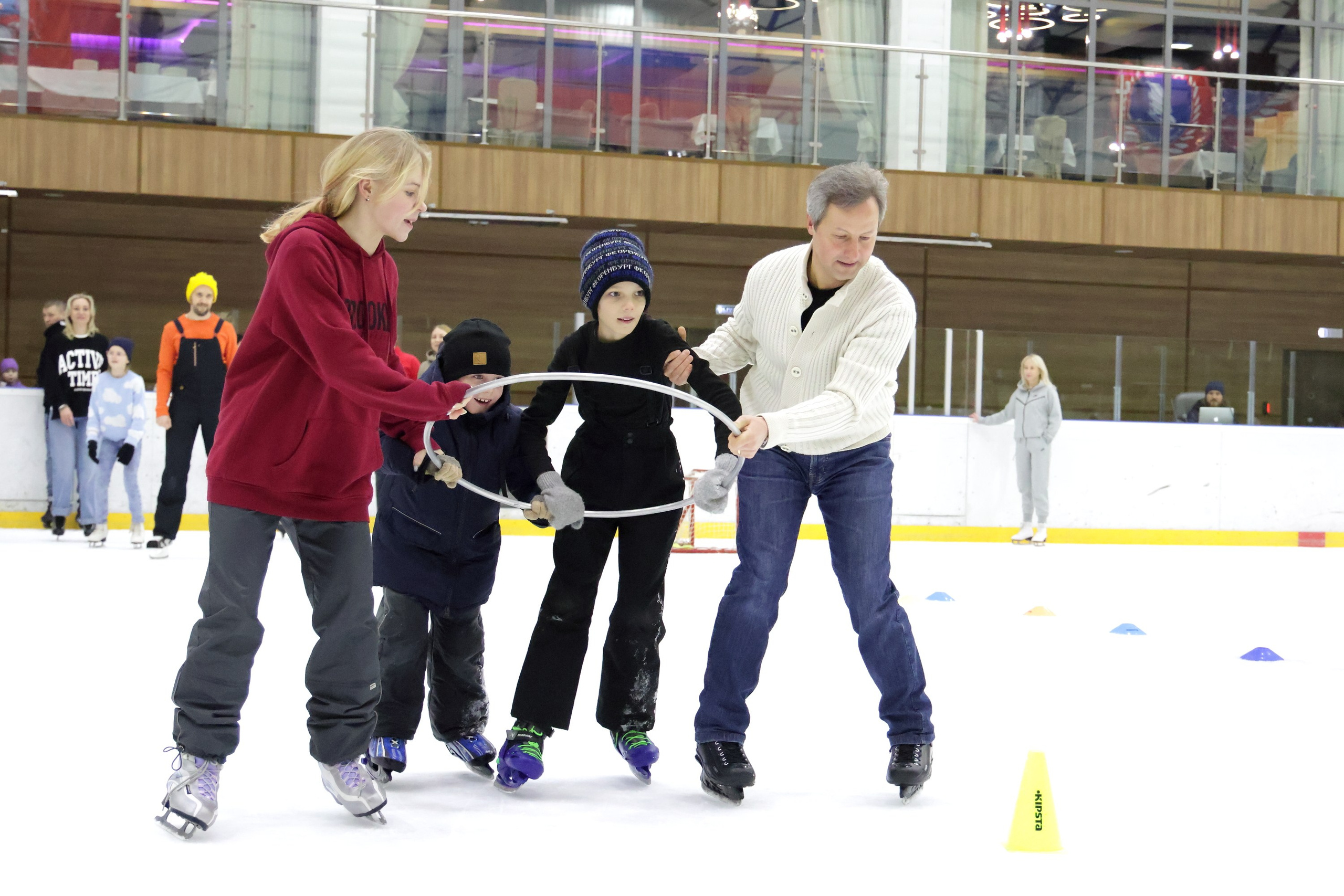Корпоративное мероприятие на катке. Спортивный и репортажный фотограф Ермакова Светлана