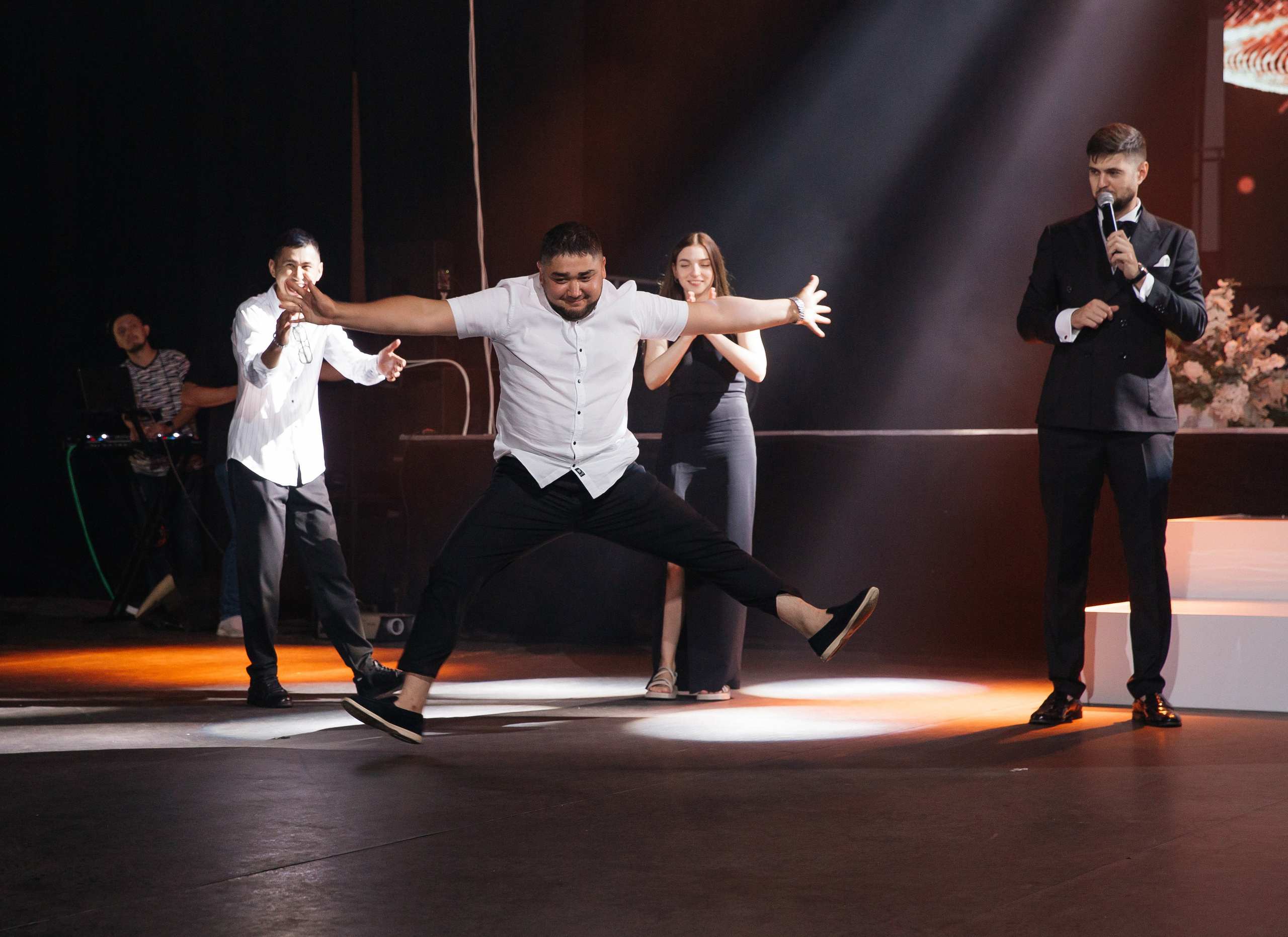 Уютная свадьба — Аскар и Катя на Марсовом поле. Свадебный фотограф в Оренбурге Илья Володьков