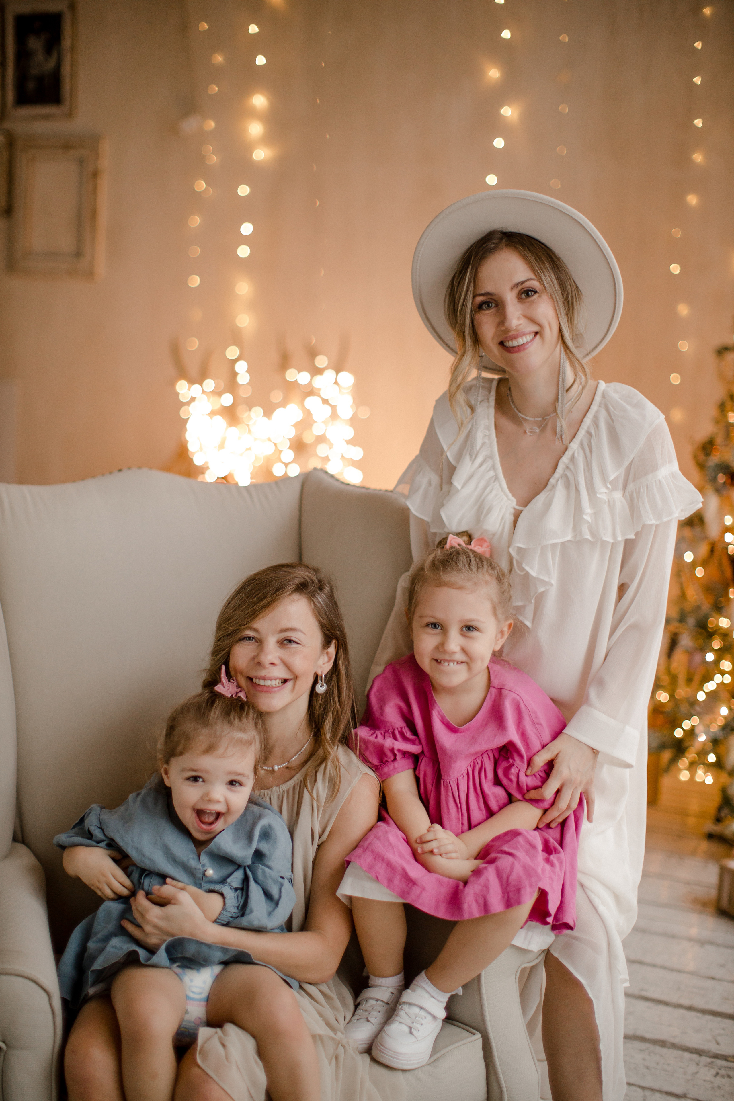 Даша Таня с детьми. Семейный и детский фотограф в Москве Кузьмина Мария