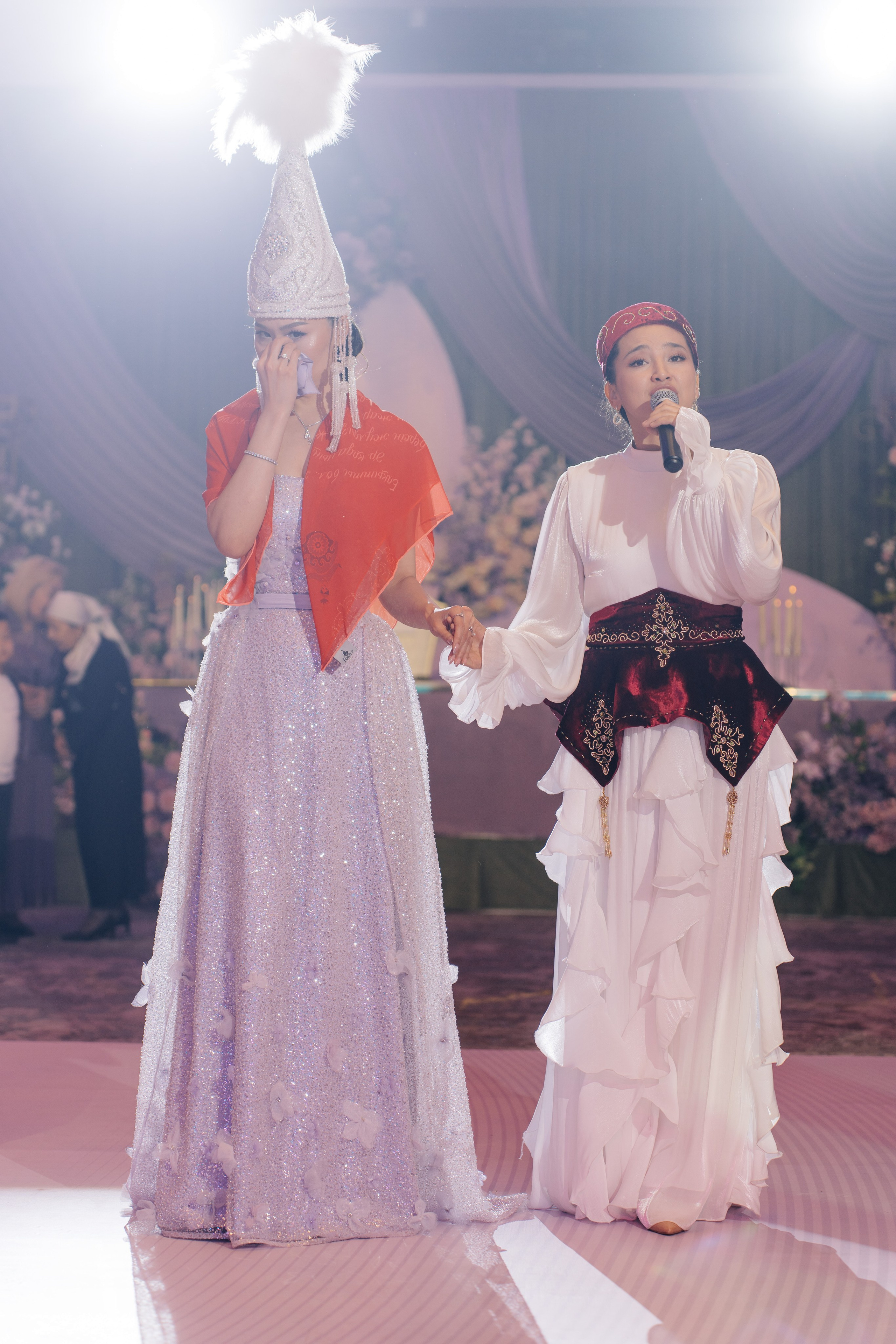 Ay-Dana Uzatu. ___________________________________________________