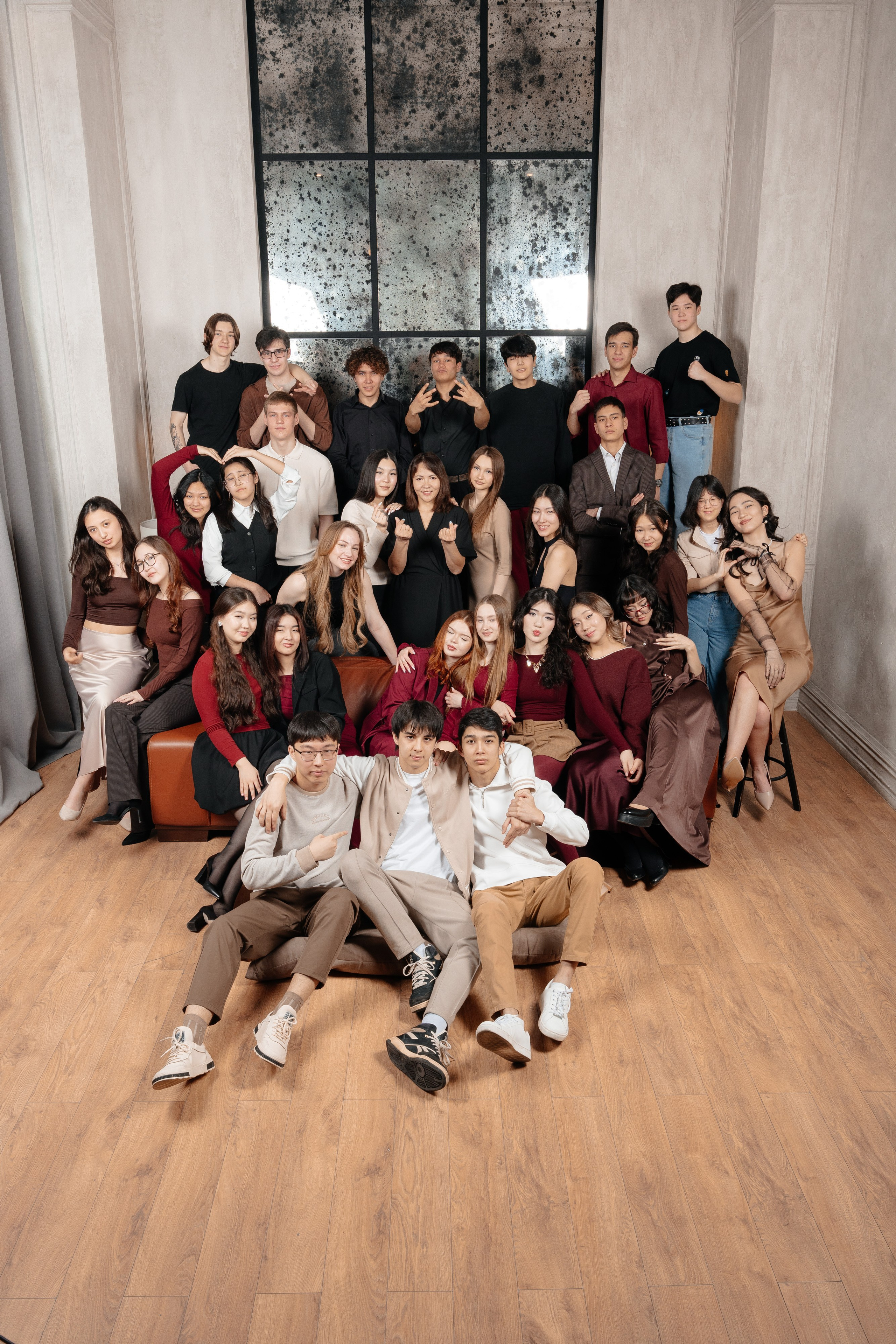 Общие кадры в студии. Выпускные альбомы в Нур-Султане (Астана) и по всему Казахстану