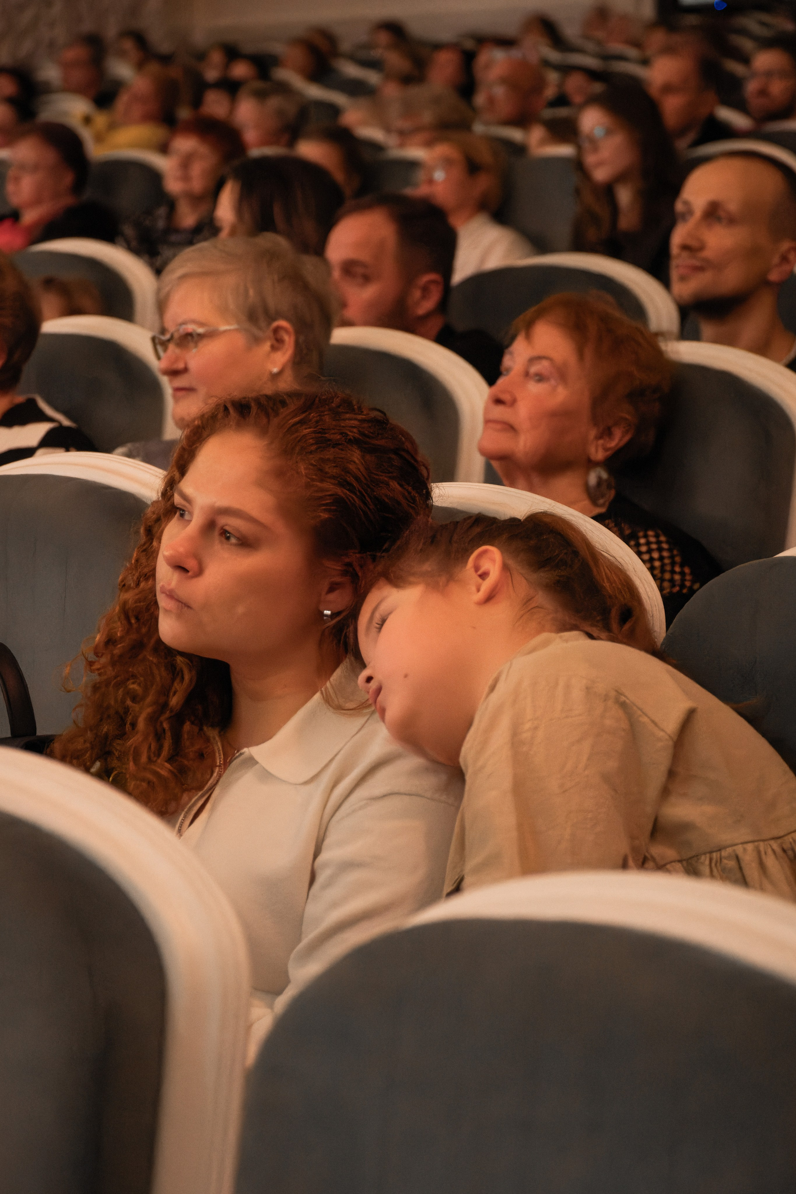 Эбру & Классическая скрипка. Фотограф в Санкт-Петербурге Авдотья Благовещенская