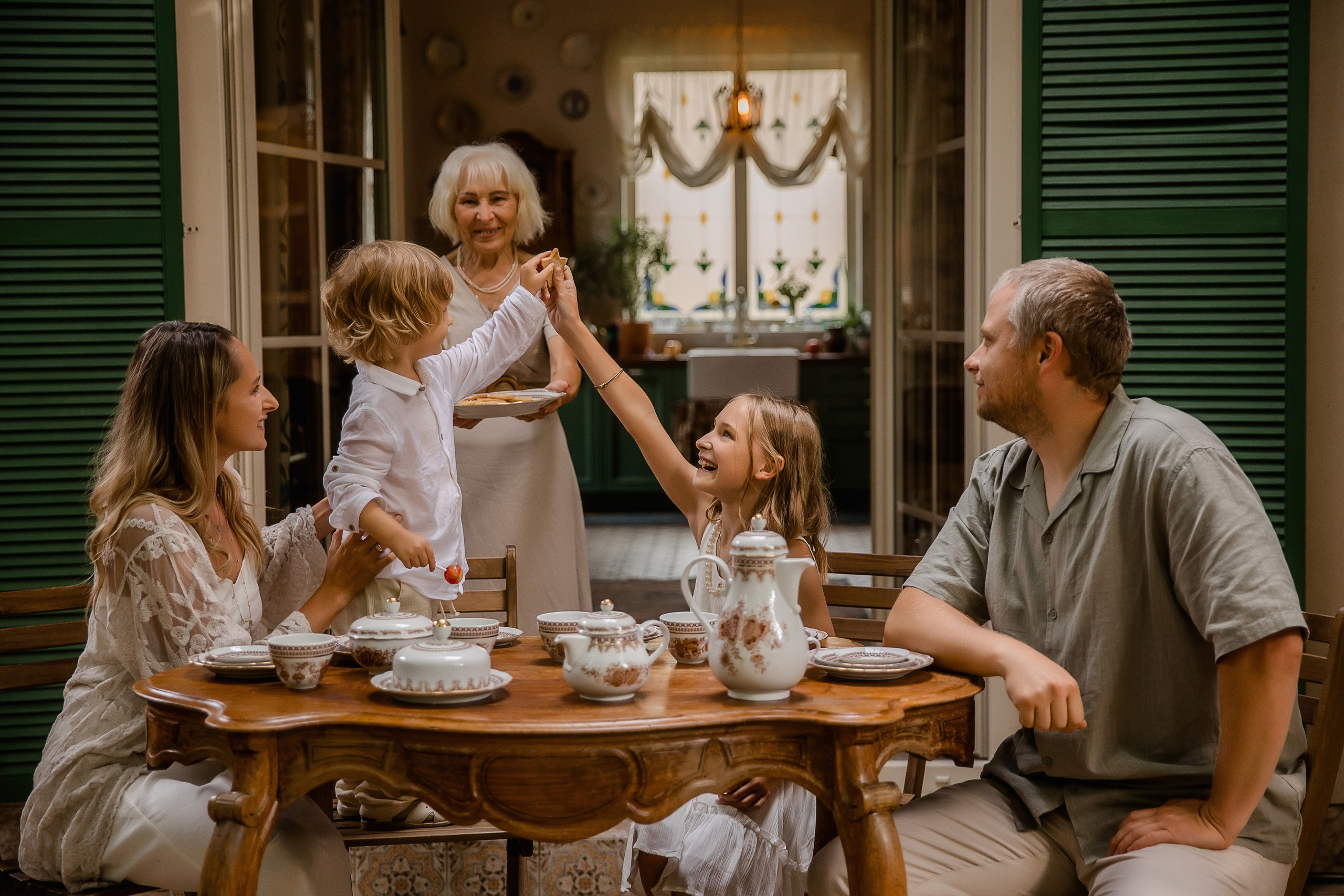 Итальянская дача в Подмосковье или в гостях у бабушки. Семейный и детский фотограф в Москве Вера Ускова