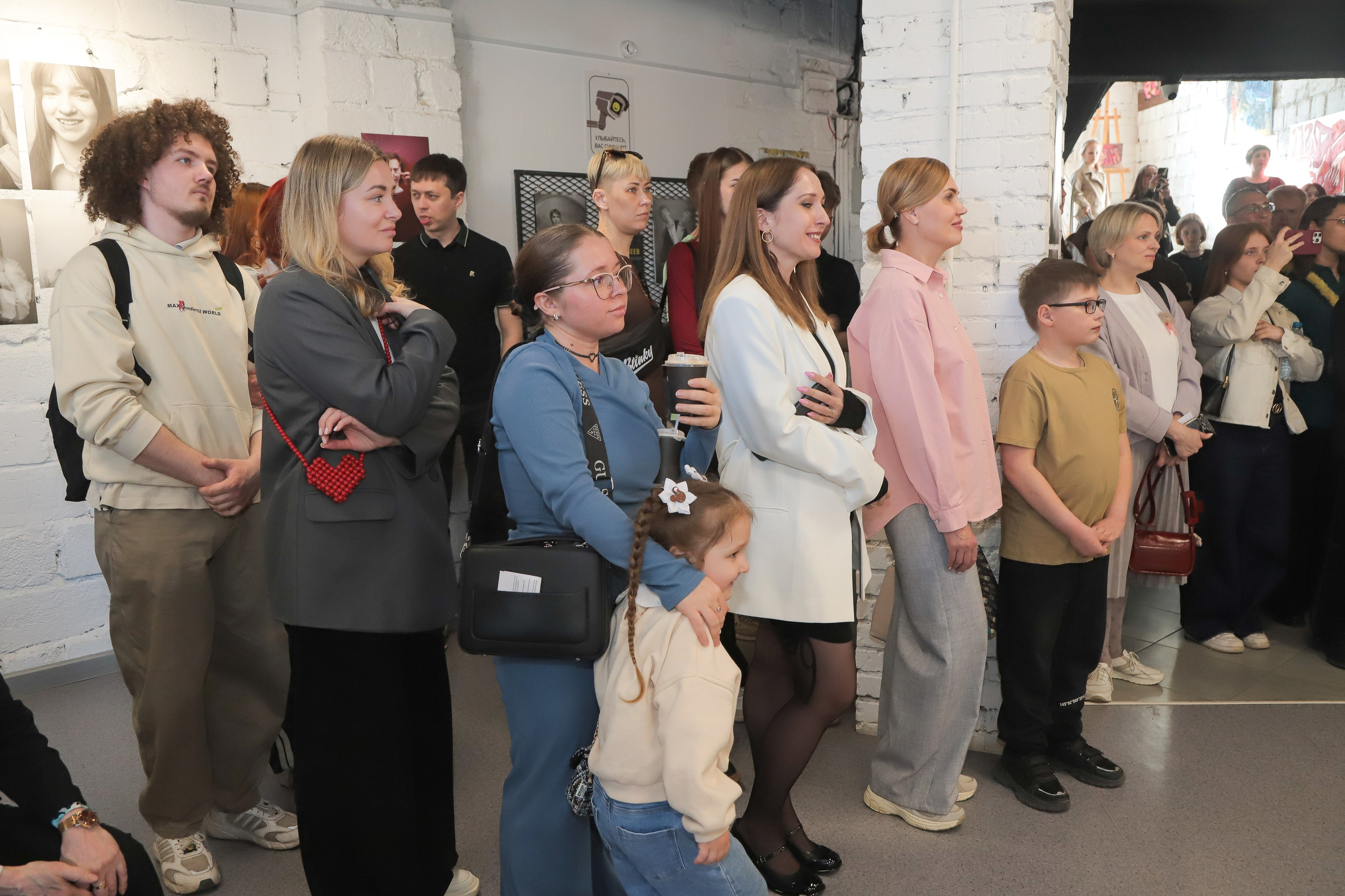 Выставка — проект «Мы начинаем путь!». АРТИКУЛ. Выпускные альбомы Нижний Тагил