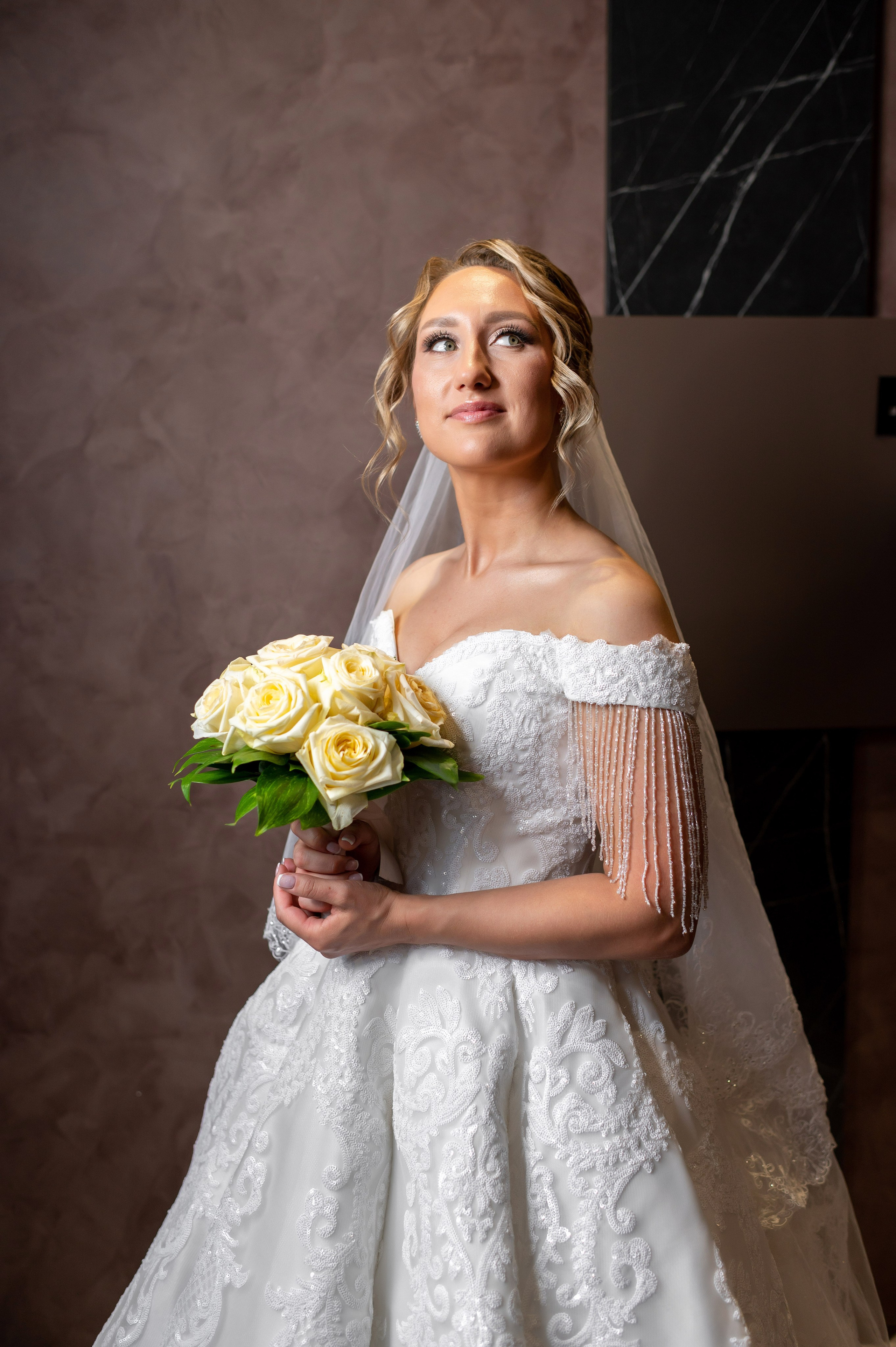 Анастасия и Игорь (фотосессия во Втором Дворце Бракосочетания, Польский сад, здание городской Ратуши). Портретный, семейный и свадебный фотограф в Санкт-Петербурге и в Пушкине Ширяев Денис